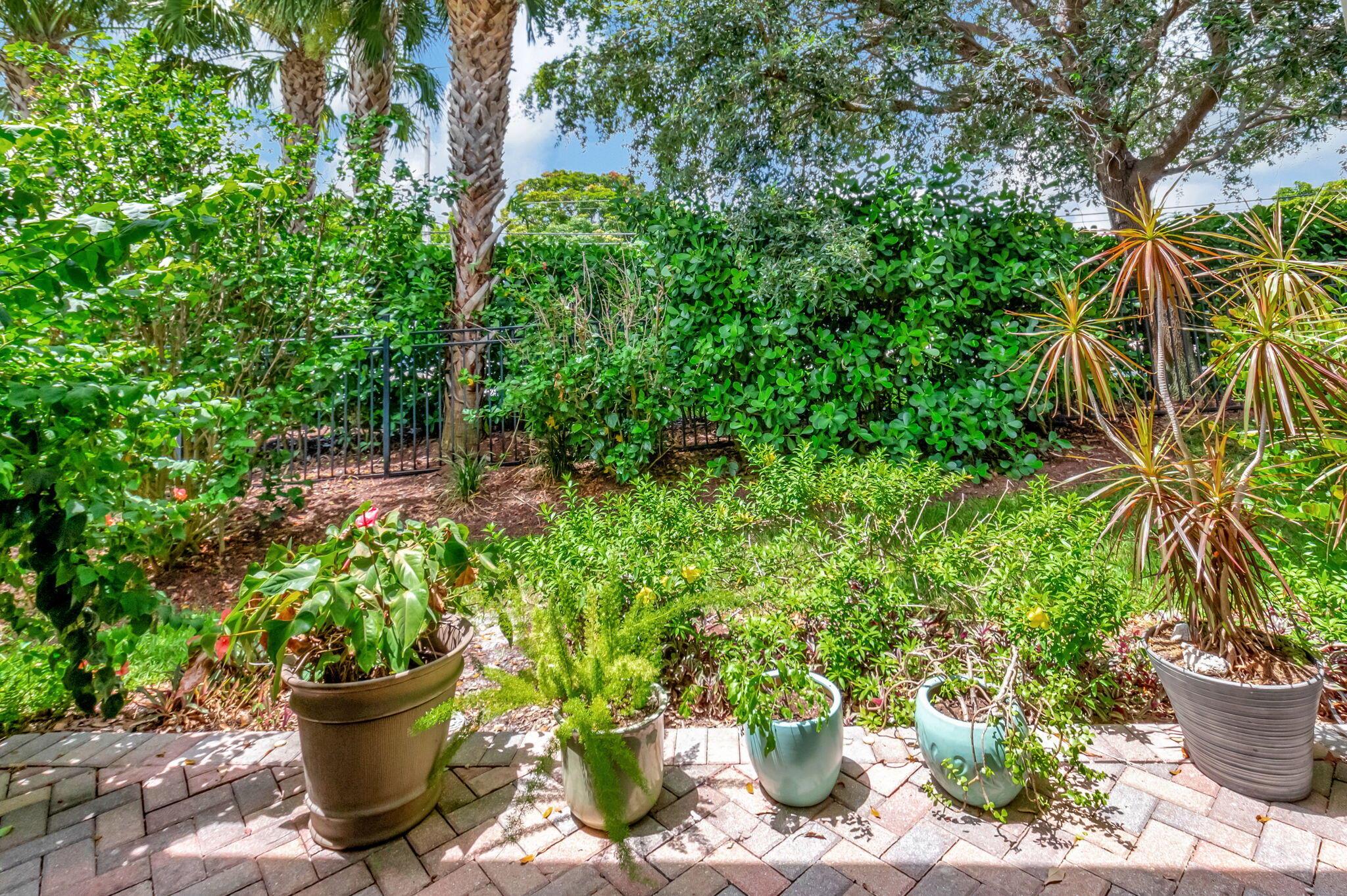 125 N Longport Circle A