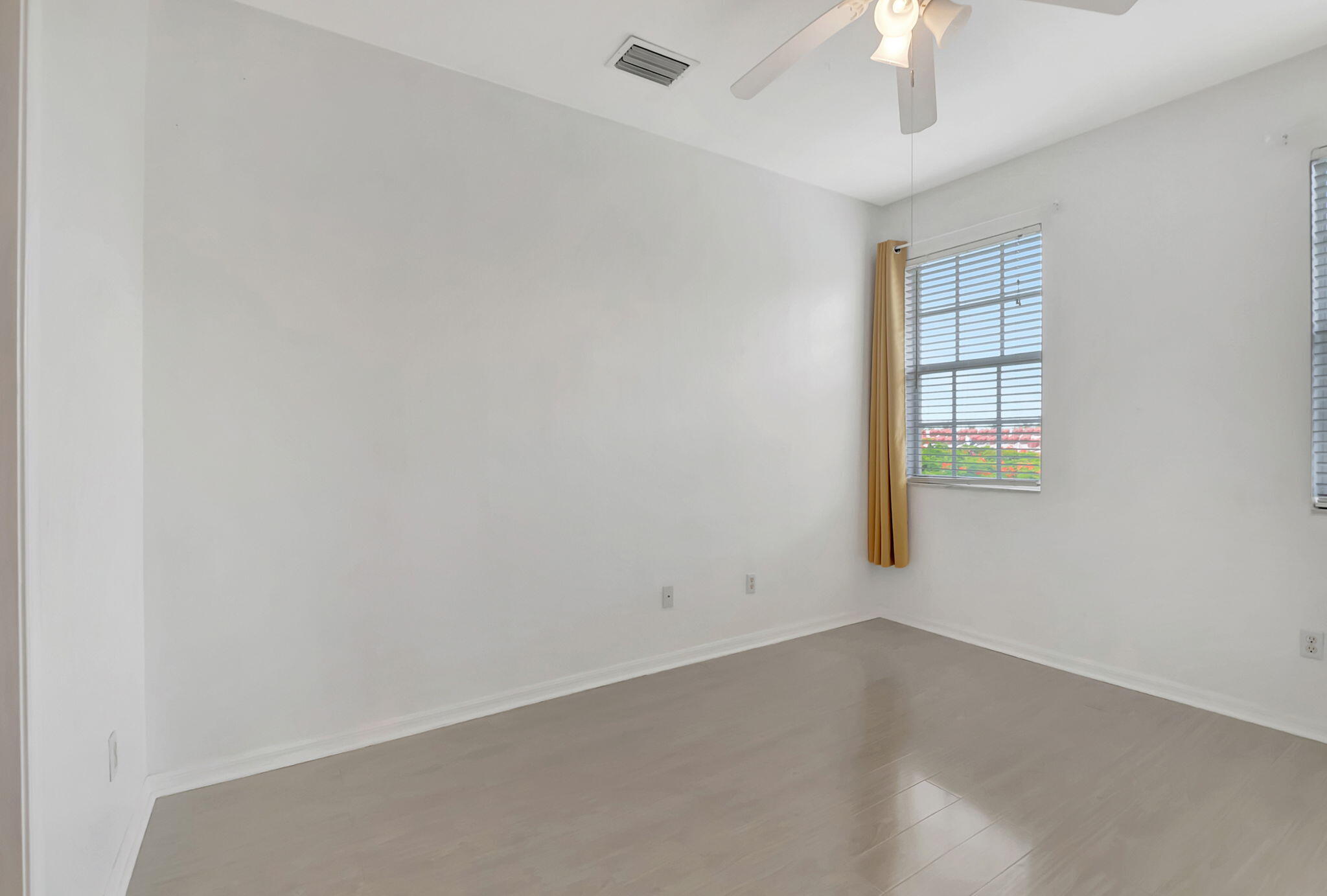 118 N Longport Circle D1