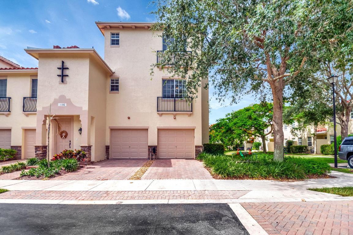 118 N Longport Circle D1