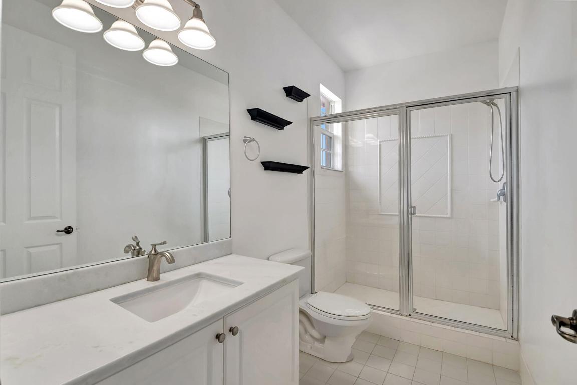 118 N Longport Circle D1