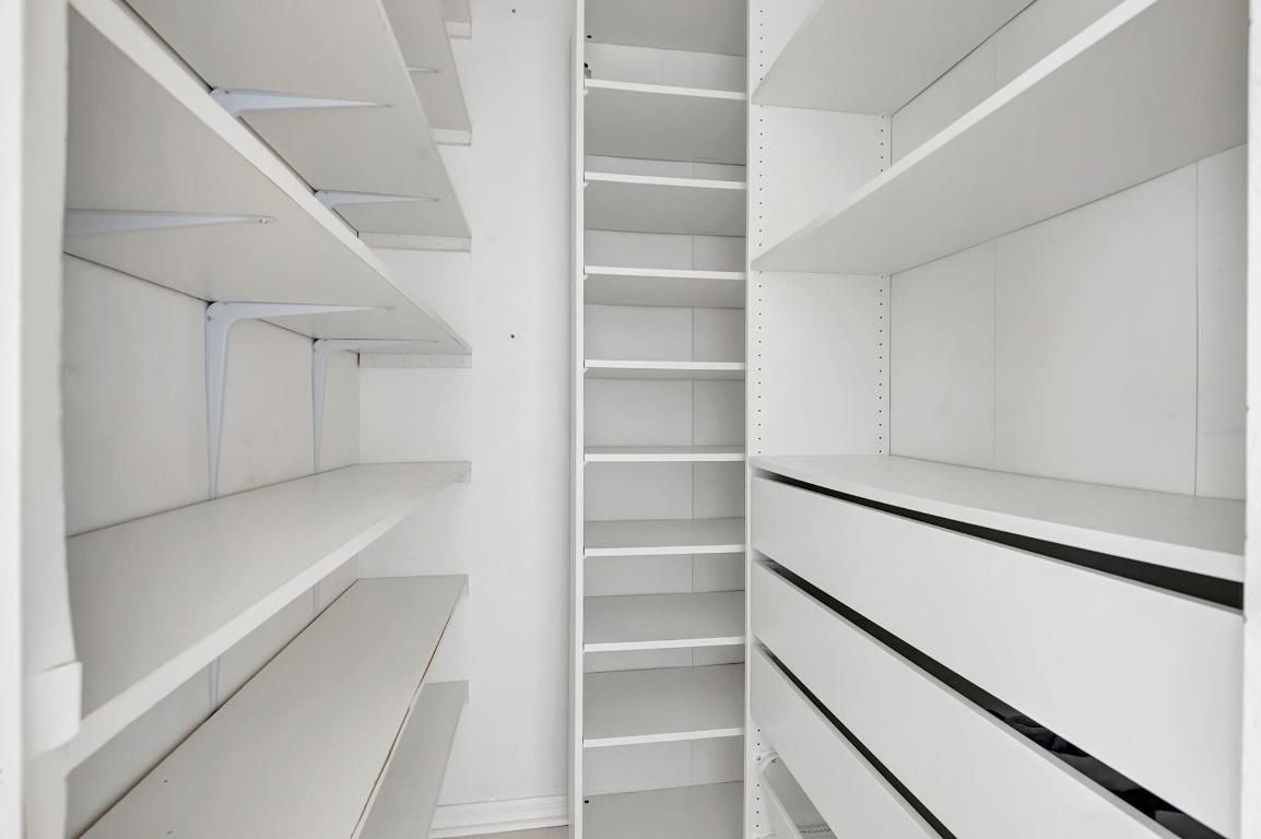 118 N Longport Circle D1