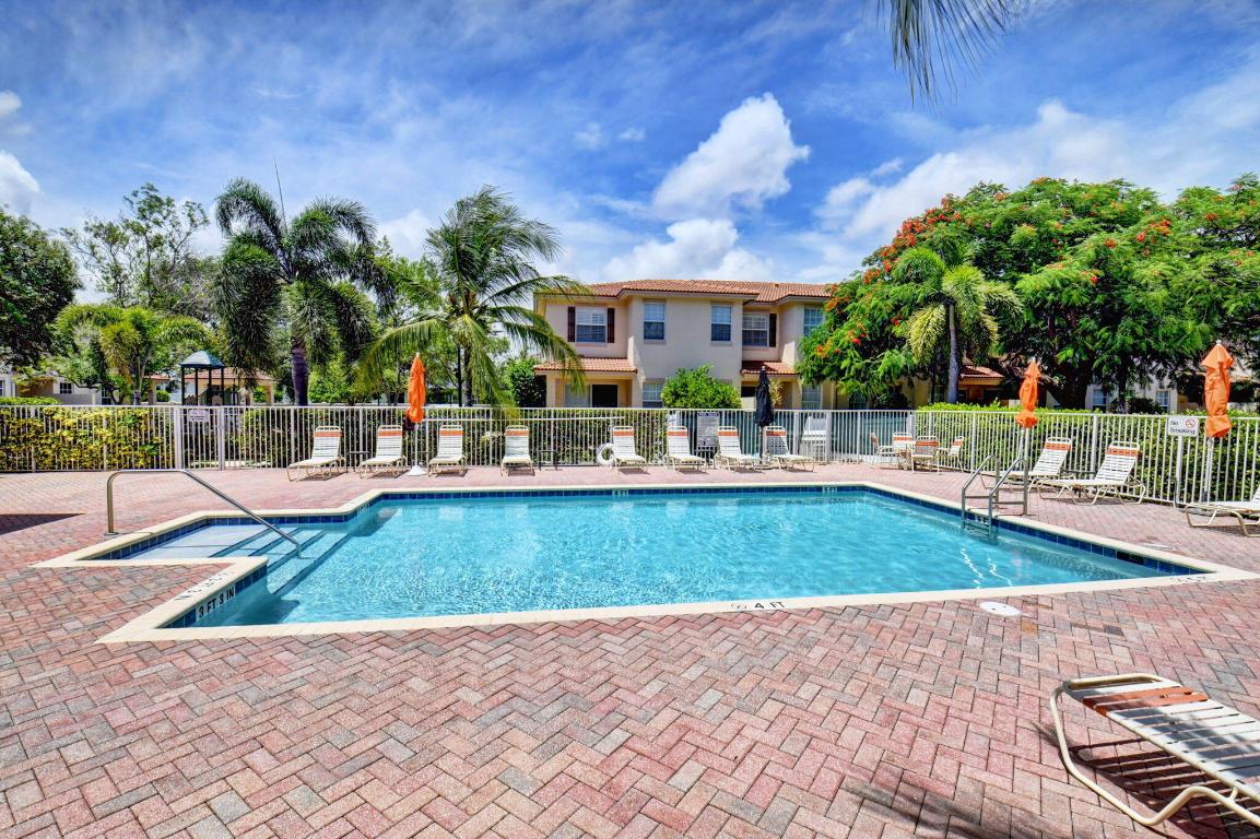 118 N Longport Circle D1