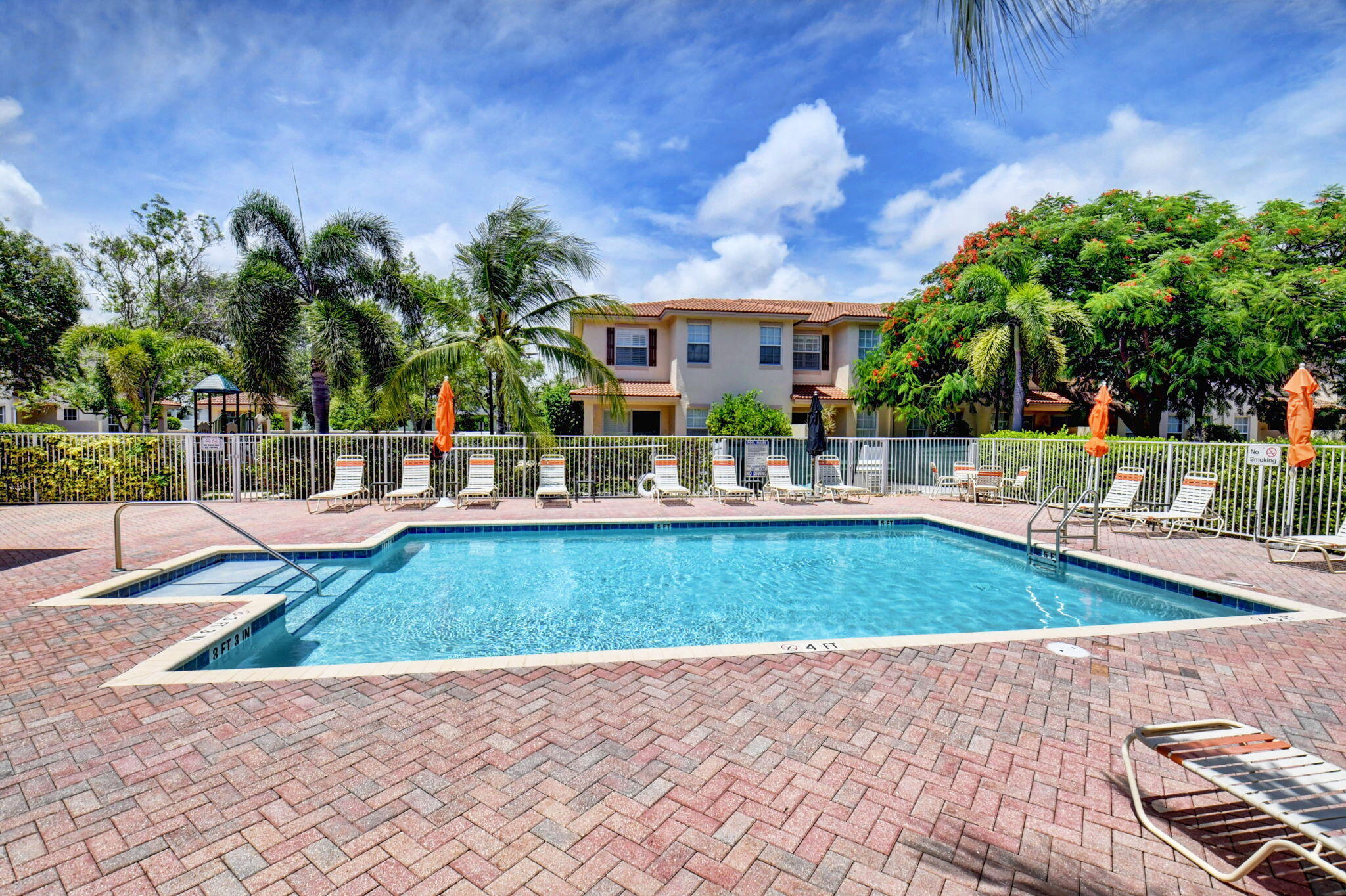 118 N Longport Circle D1