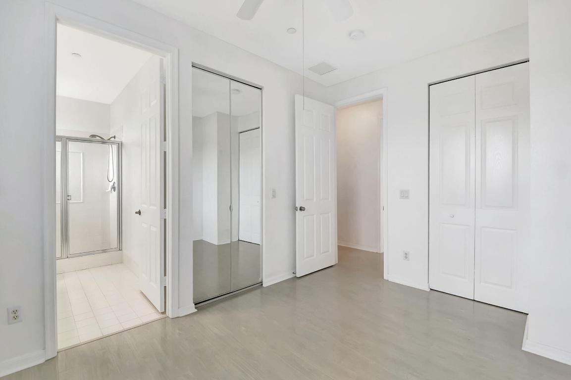 118 N Longport Circle D1