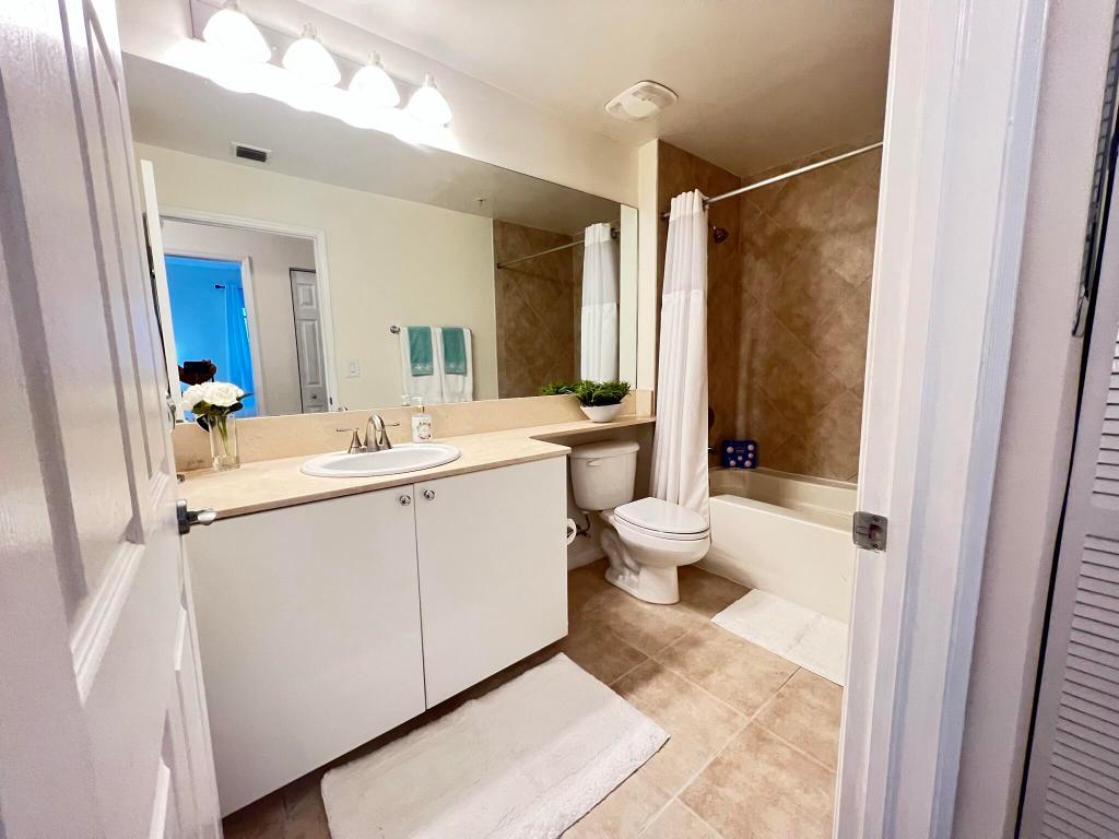 233 S Federal Hwy Highway 704