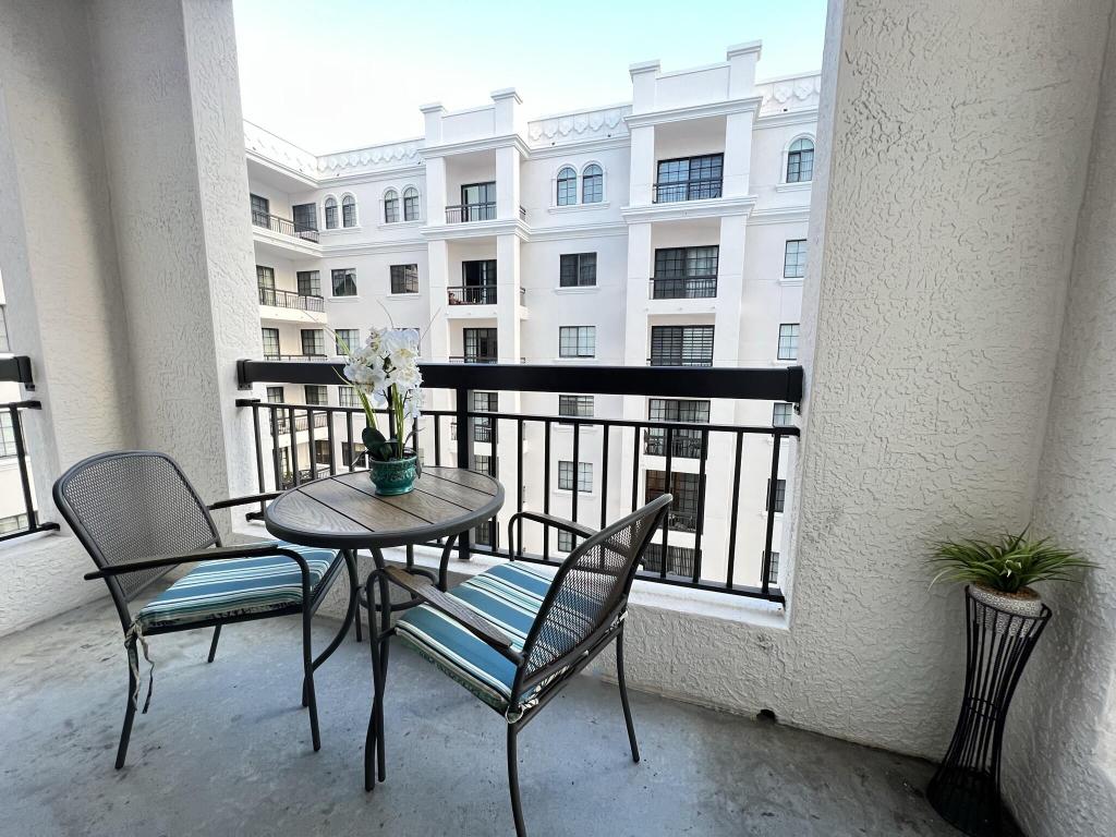 233 S Federal Hwy Highway 704