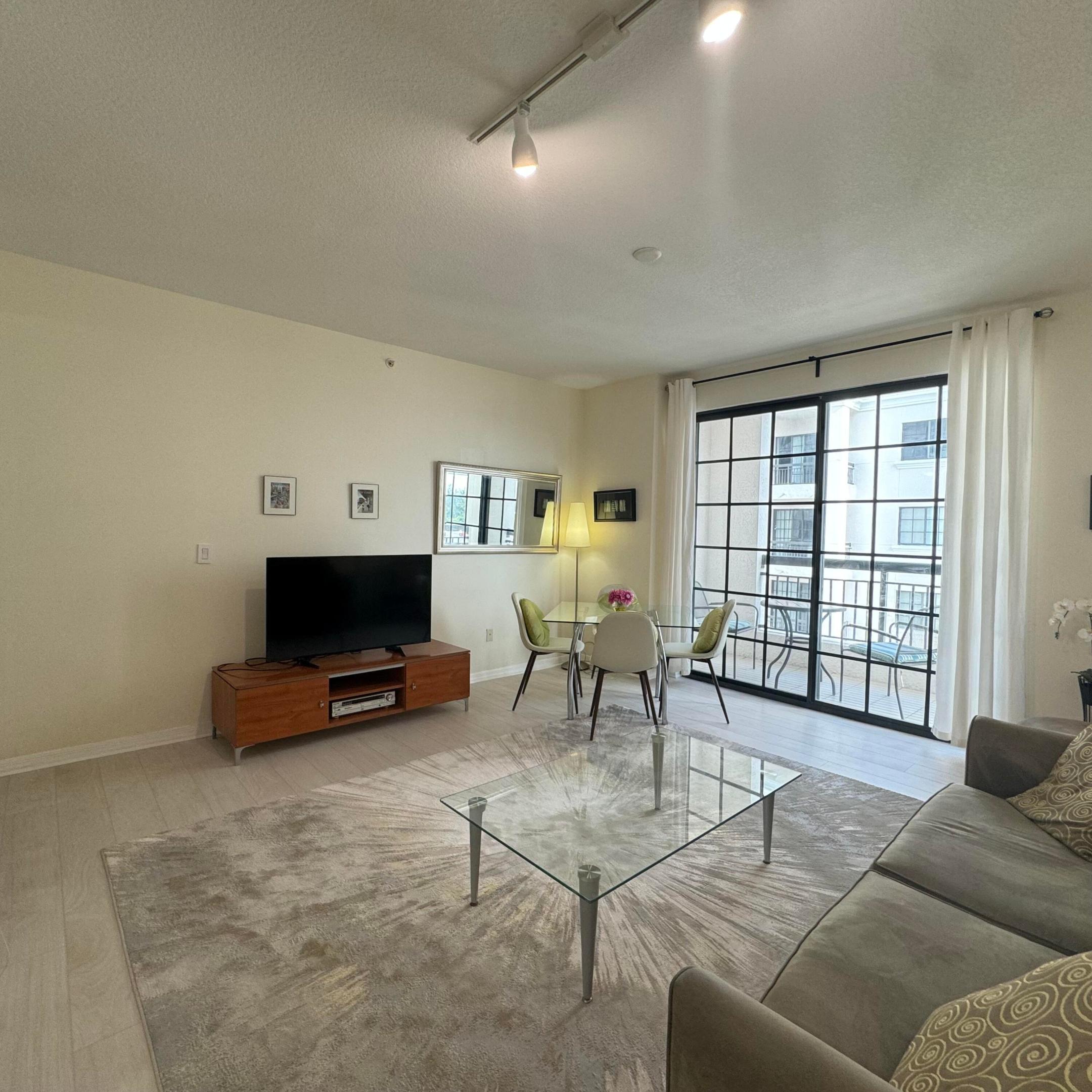 233 S Federal Hwy Highway 704