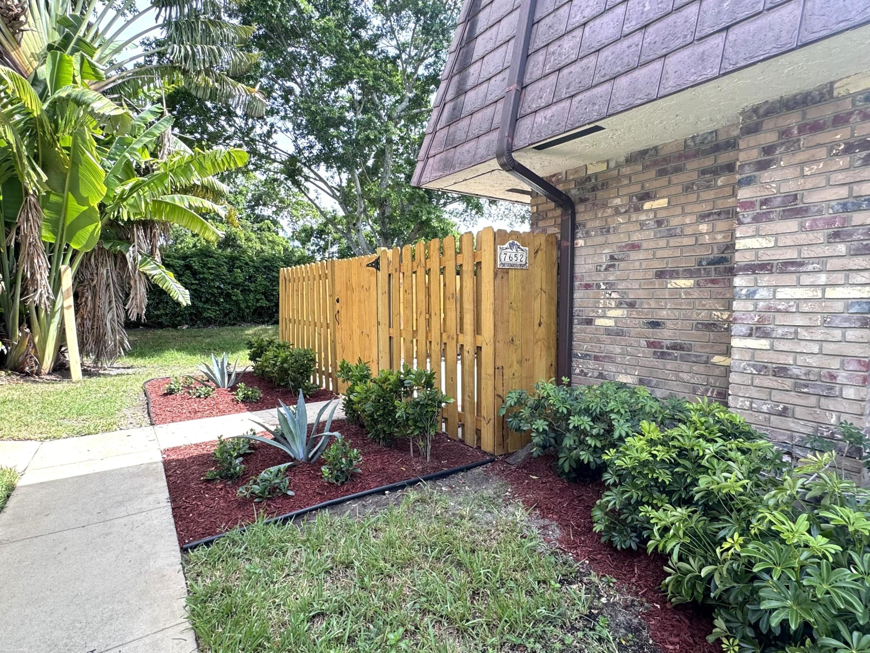 7652 Courtyard Run W