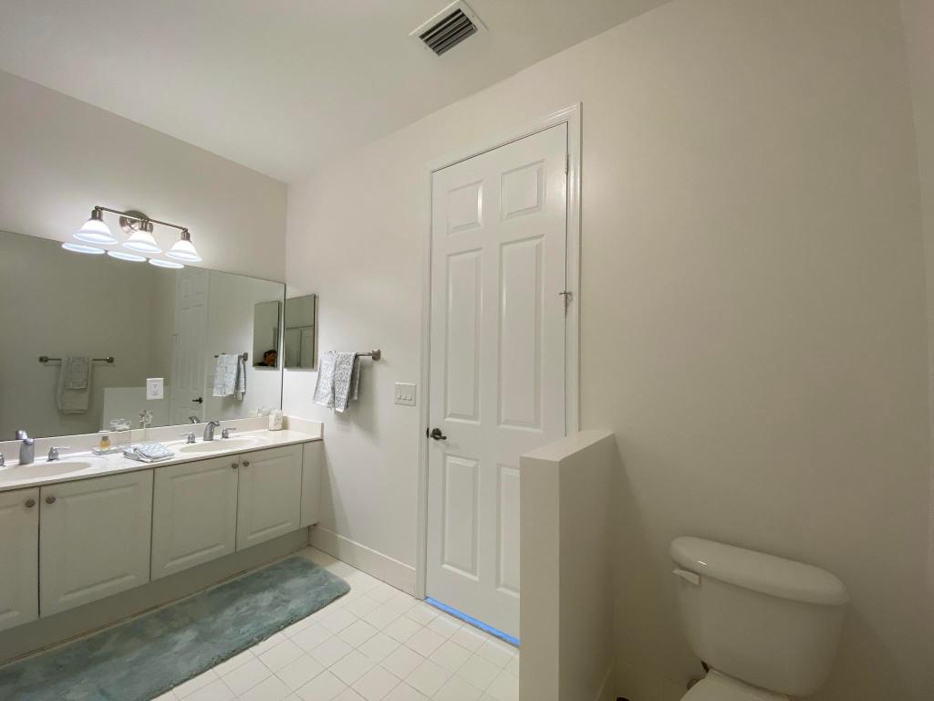 106 S Longport Circle 14d