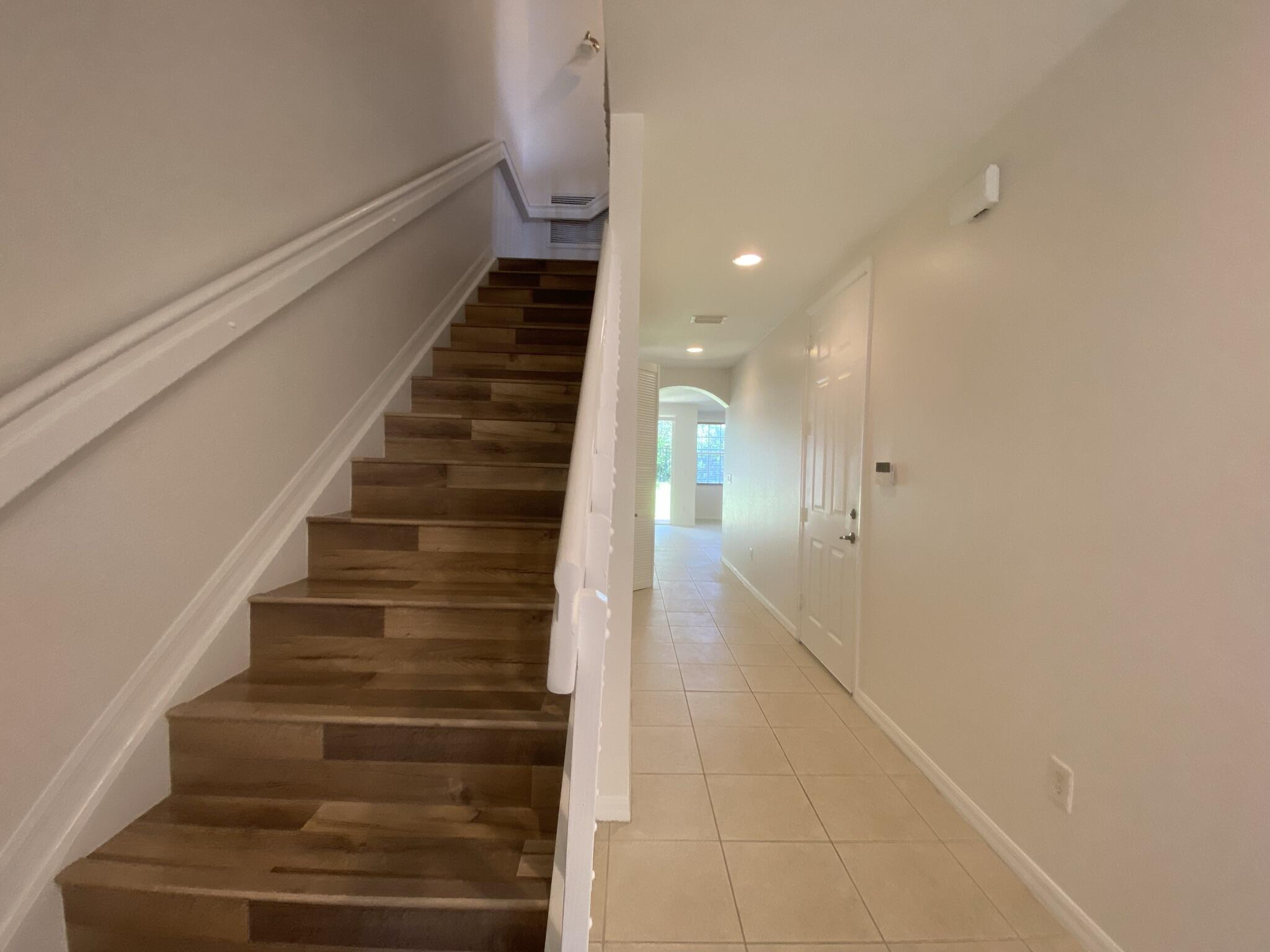 106 S Longport Circle 14d