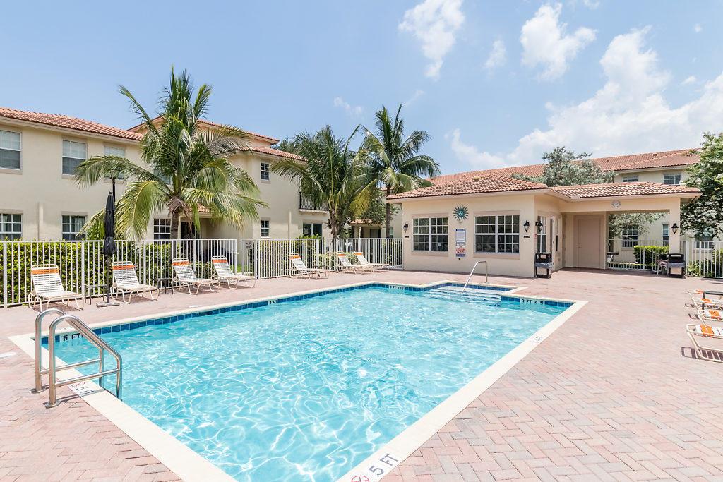 106 S Longport Circle 14d