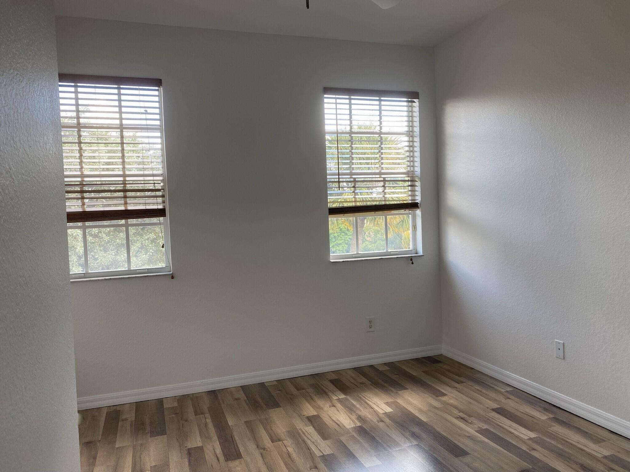 106 S Longport Circle 14d
