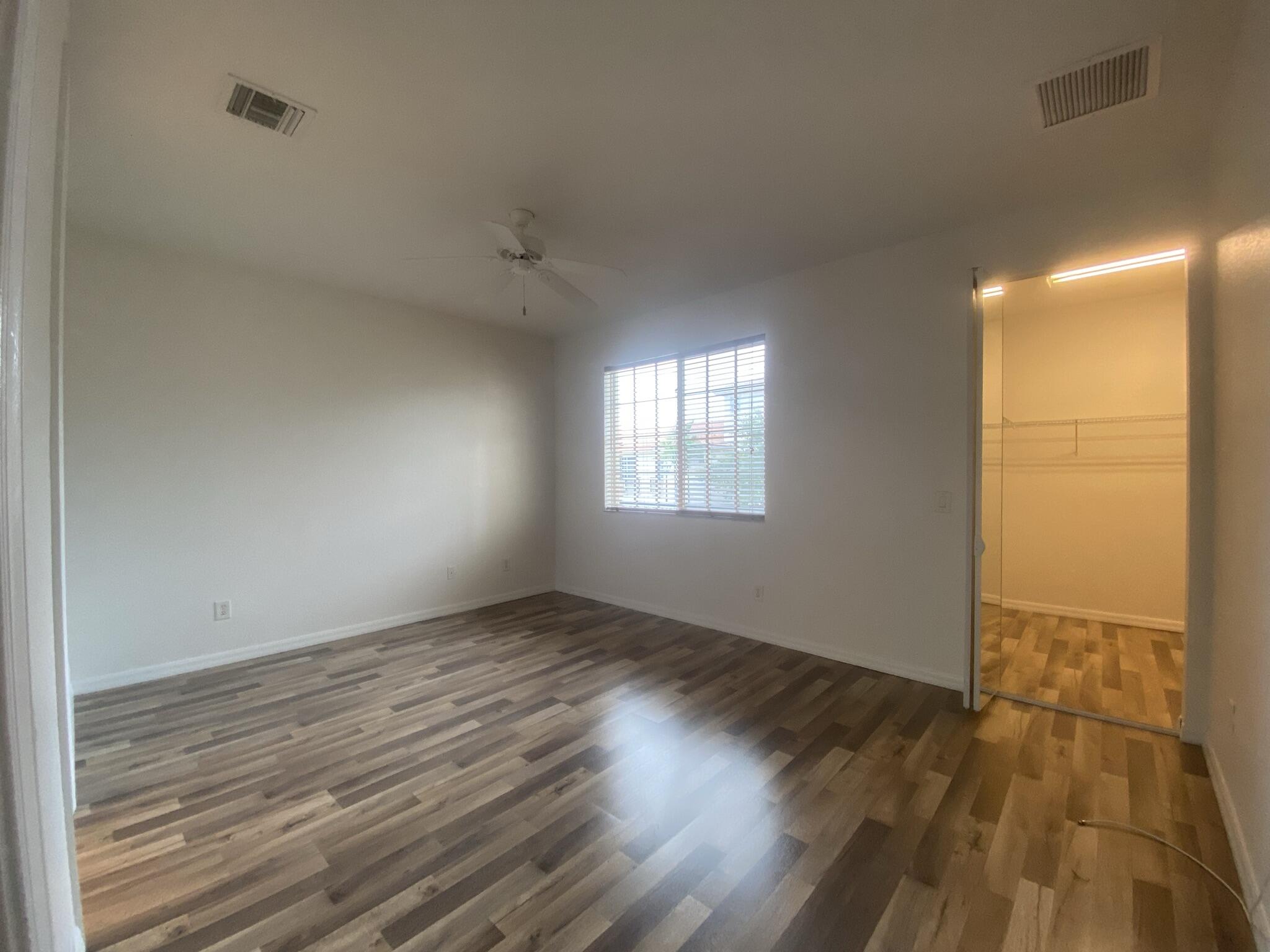 106 S Longport Circle 14d