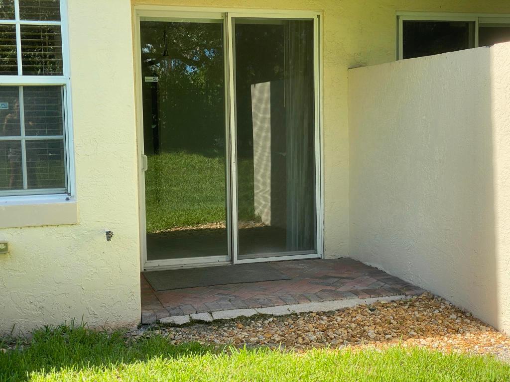 106 S Longport Circle 14d