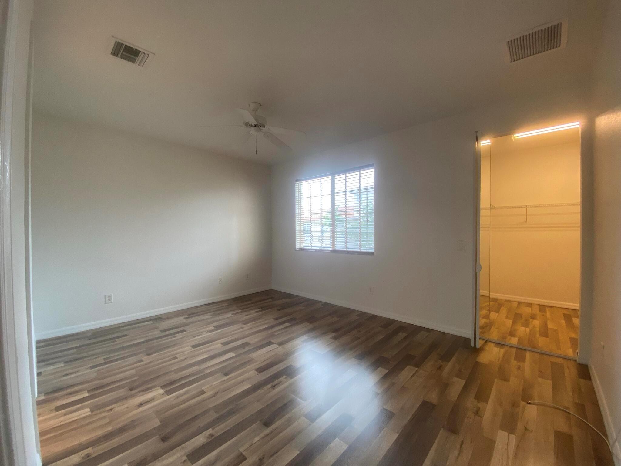 106 S Longport Circle 14d