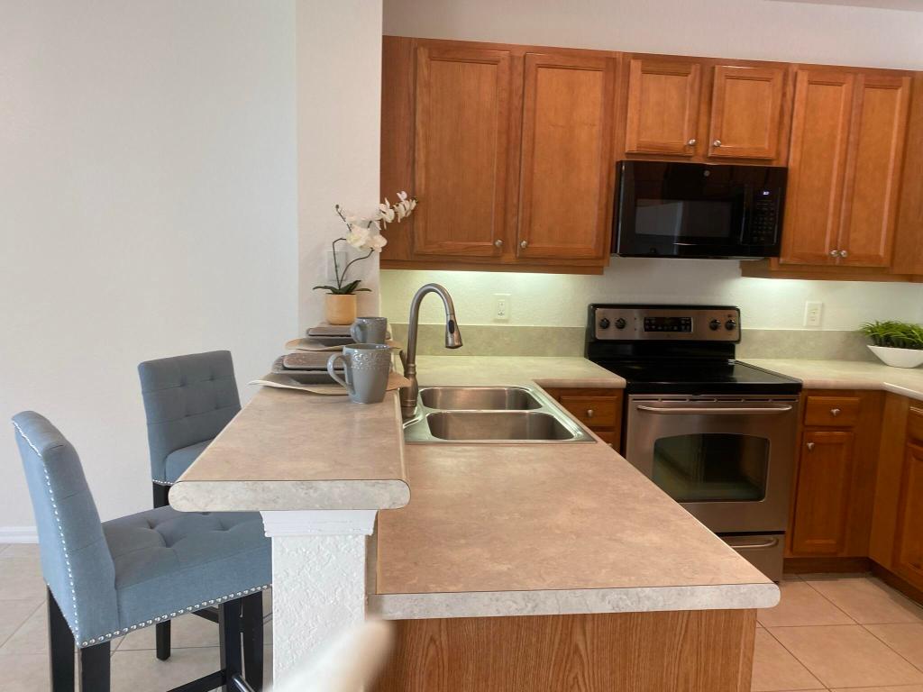 106 S Longport Circle 14d