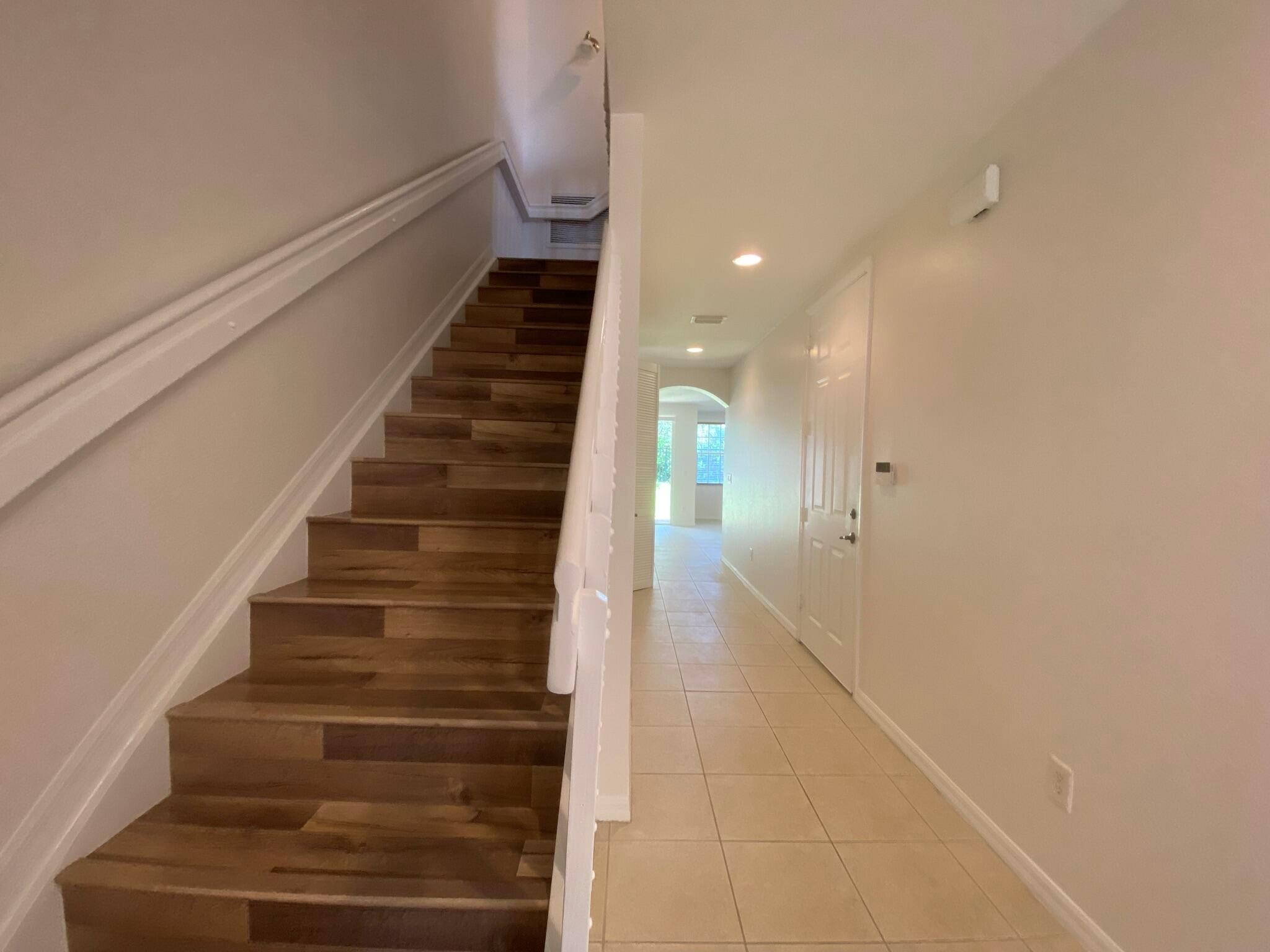 106 S Longport Circle 14d