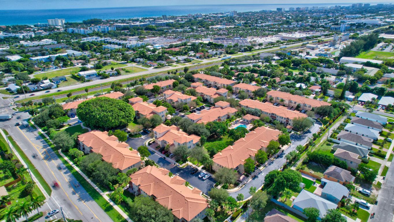 106 S Longport Circle 14d