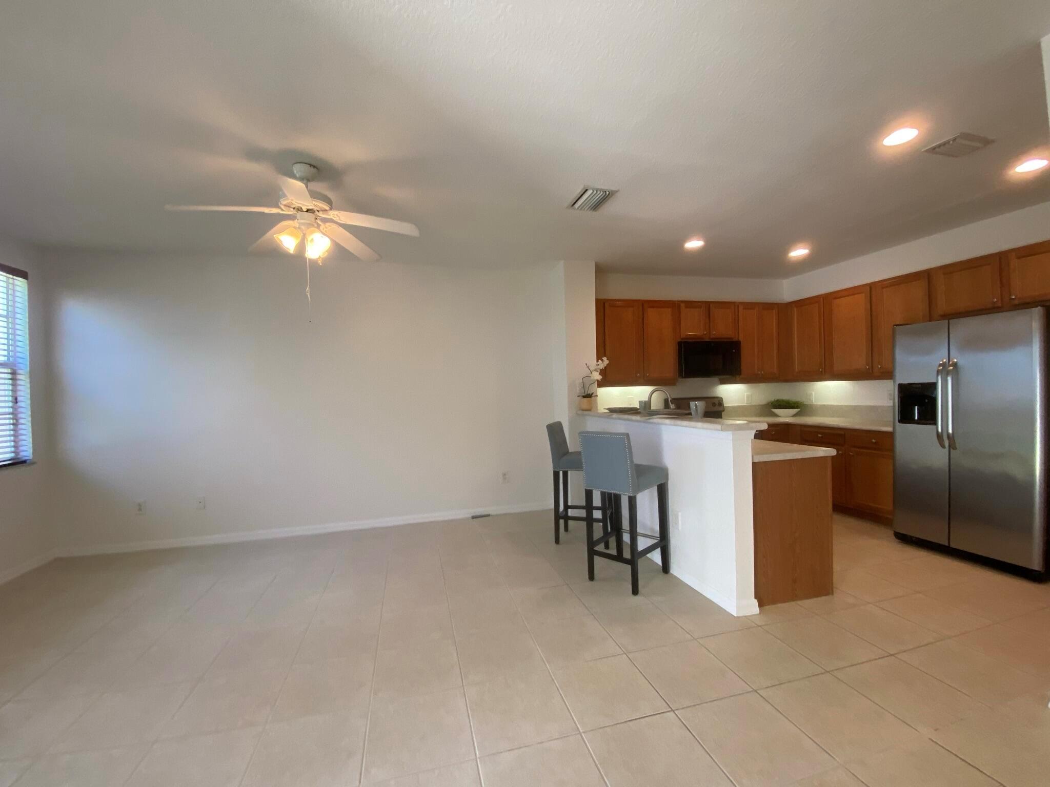 106 S Longport Circle 14d