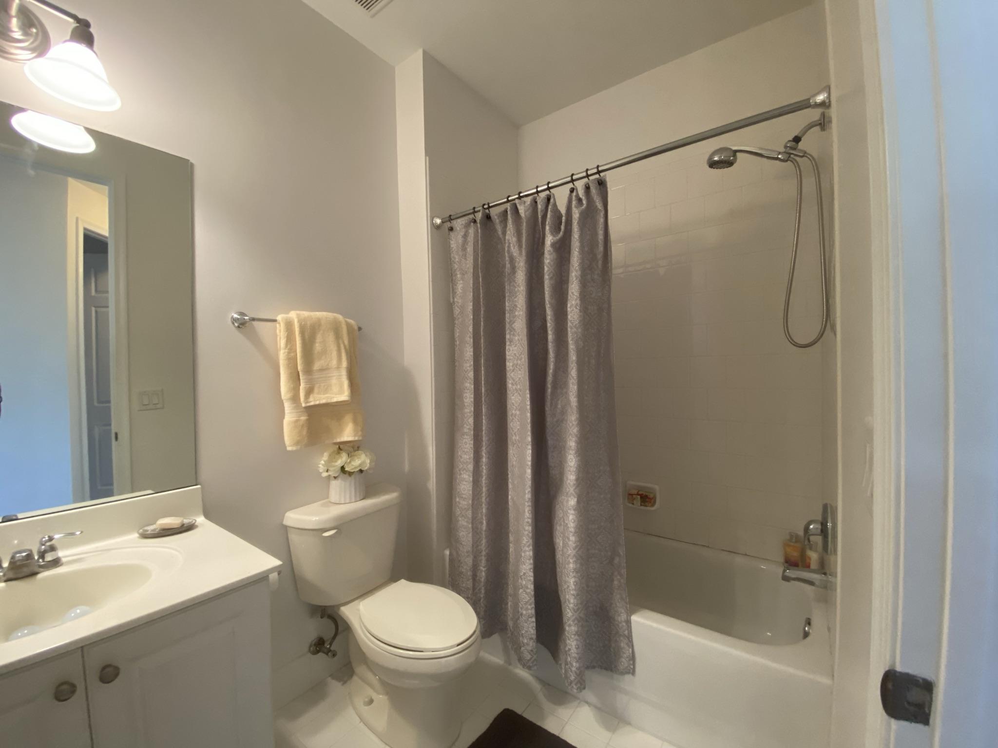 106 S Longport Circle 14d