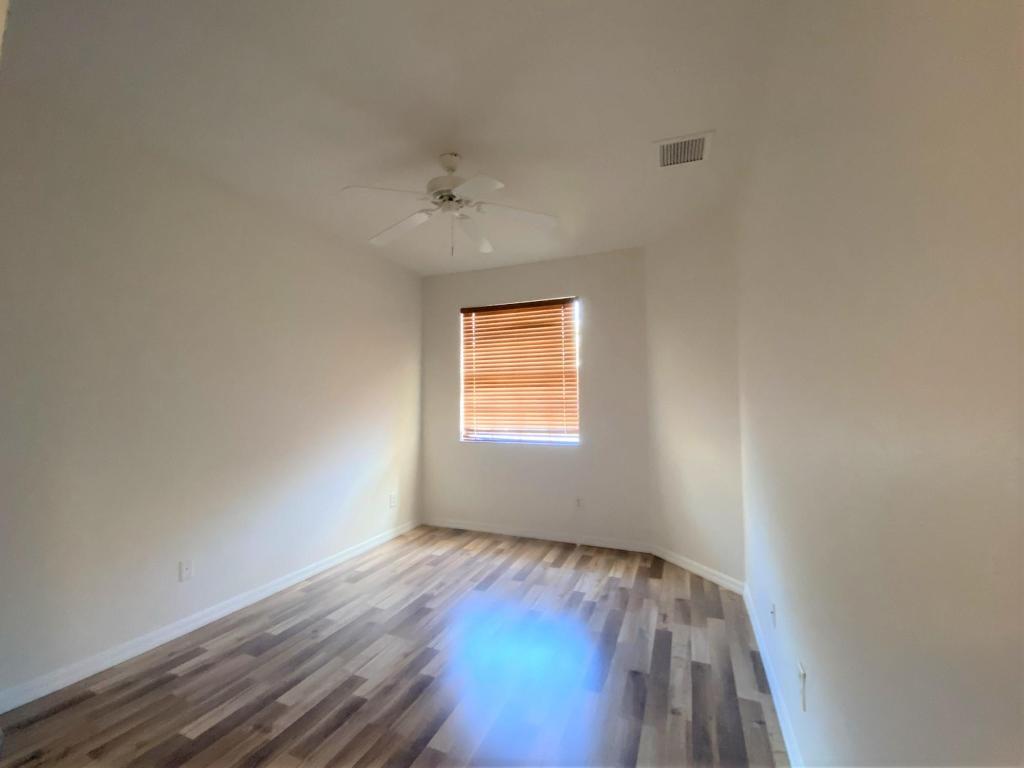 106 S Longport Circle 14d