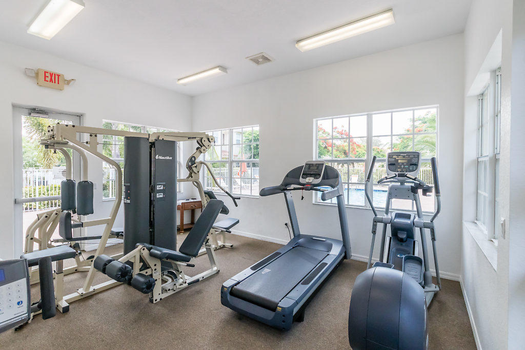 106 S Longport Circle 14d