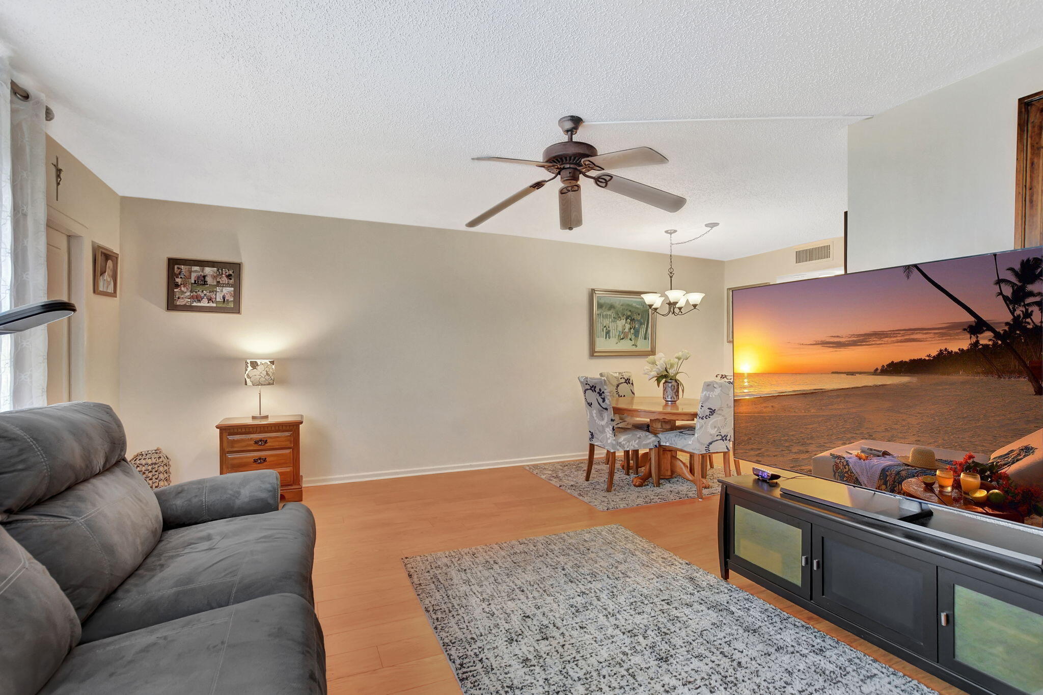 1108 Newport U