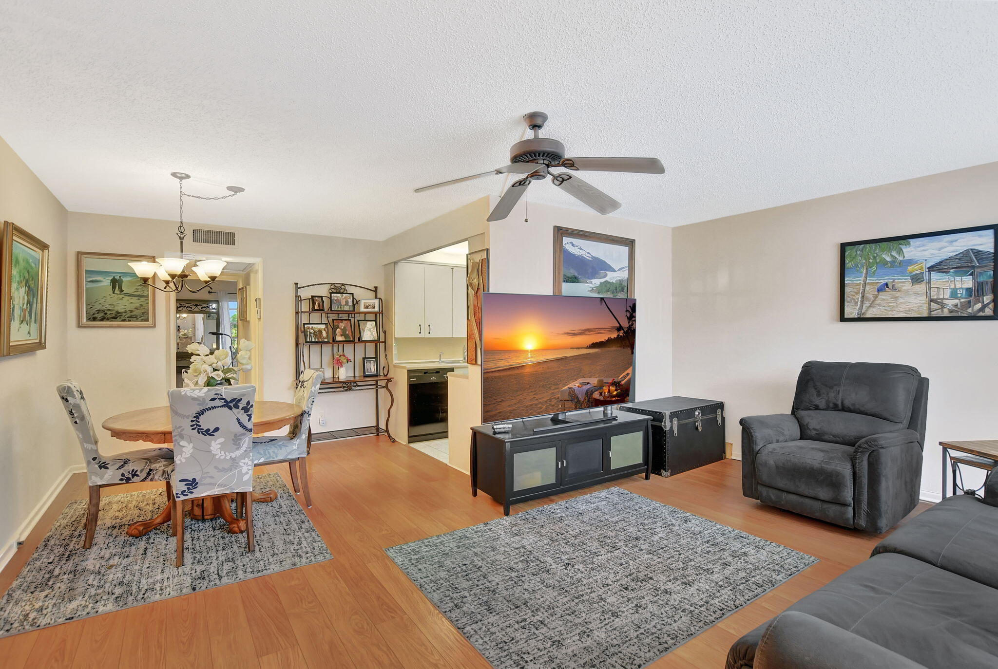 1108 Newport U