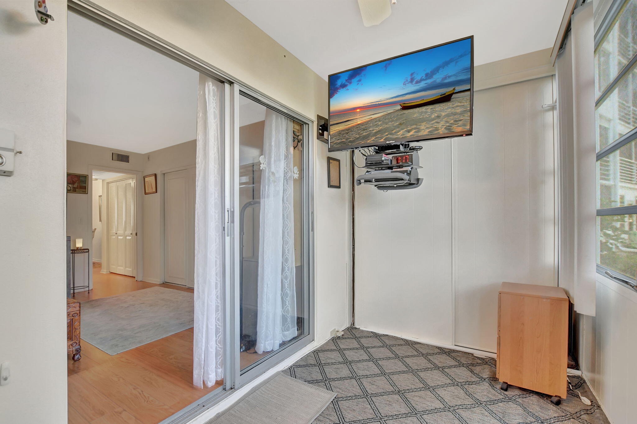 1108 Newport U