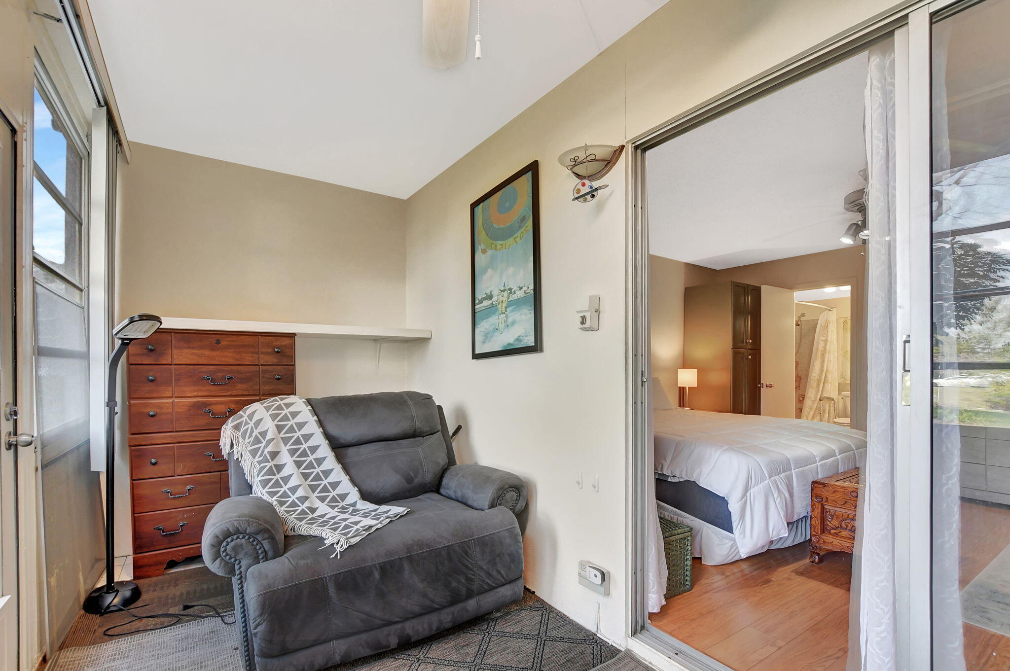 1108 Newport U