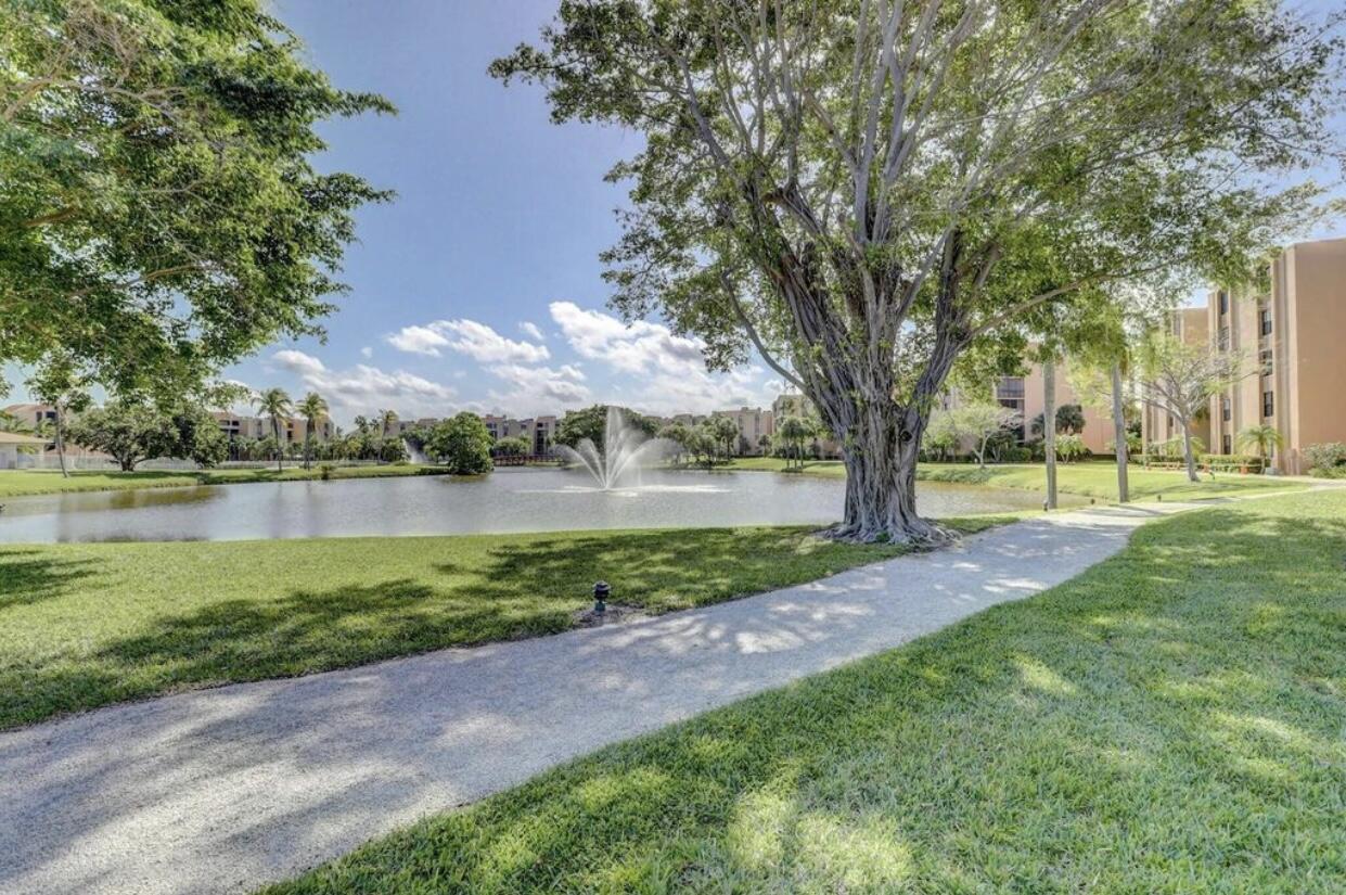 2255 Lindell Boulevard 4310
