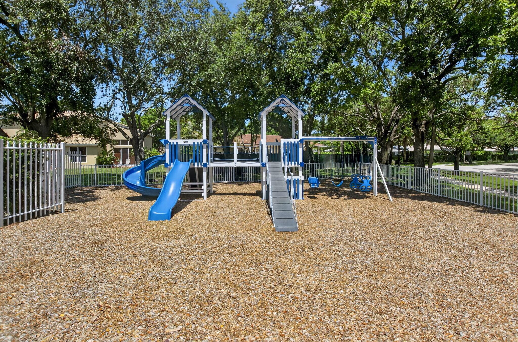 4426 NW 41 Place