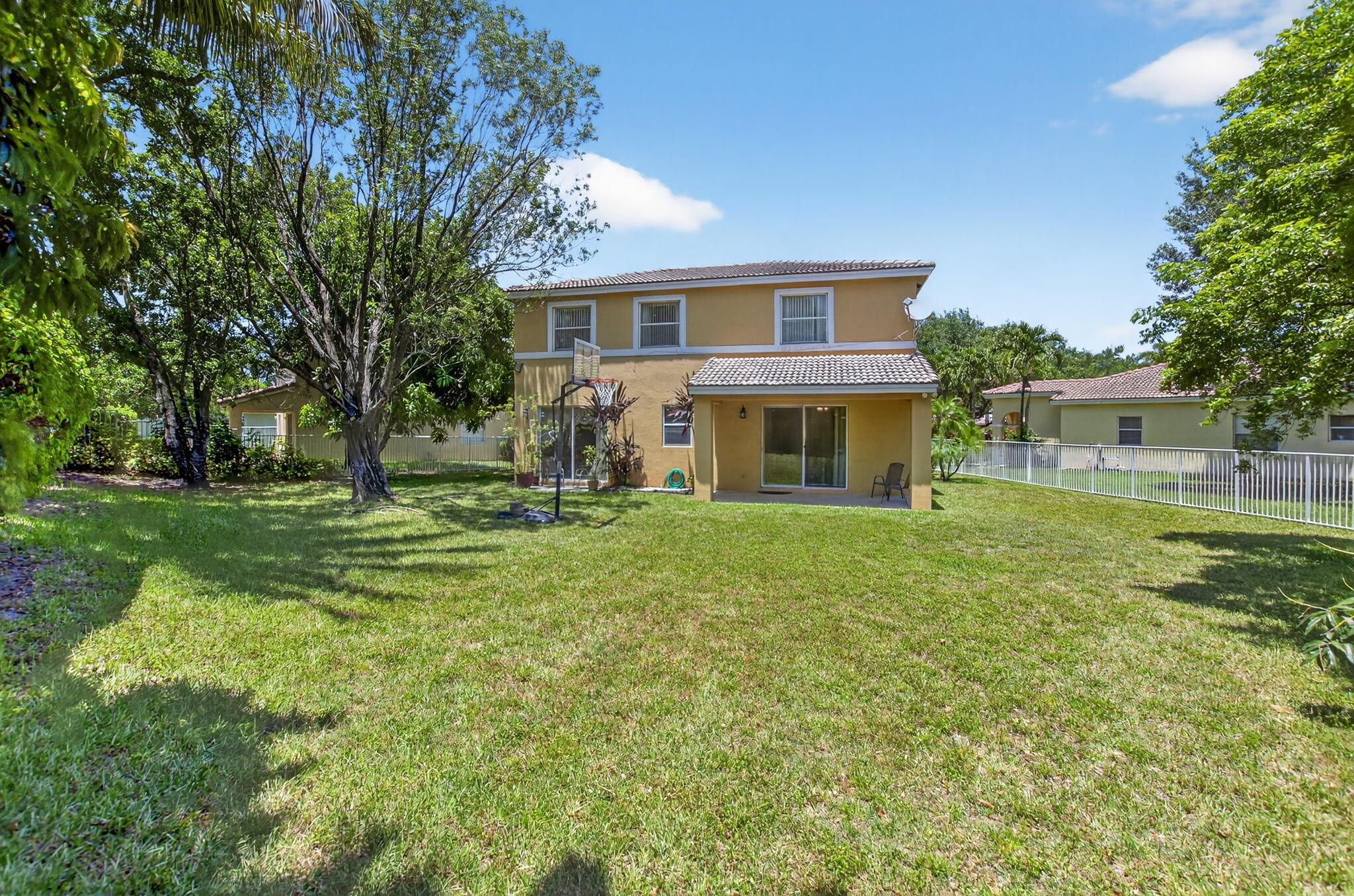 4426 NW 41 Place