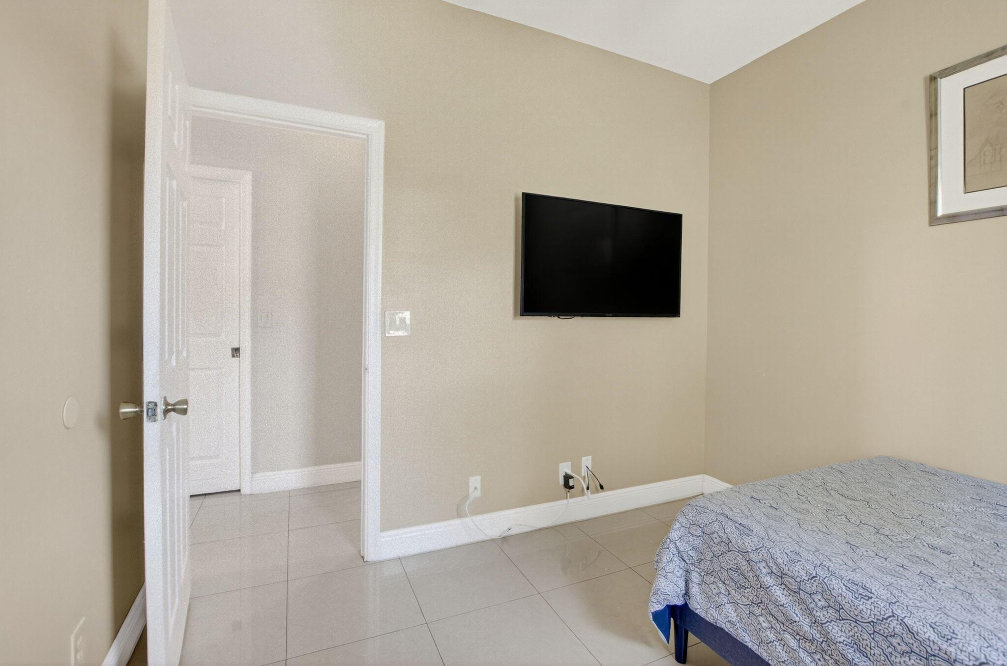 4426 NW 41 Place