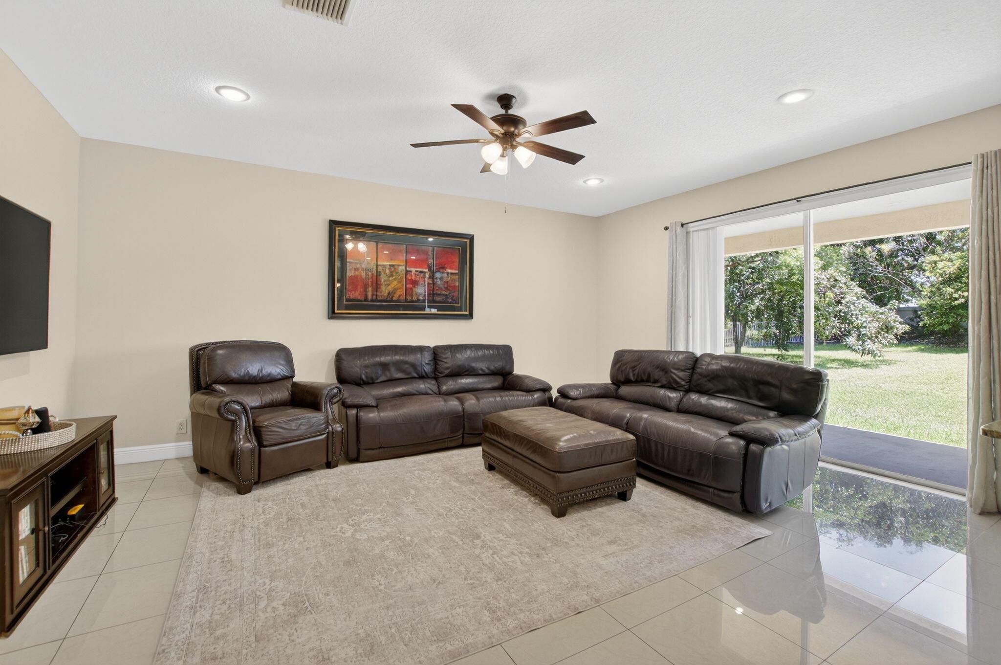4426 NW 41 Place