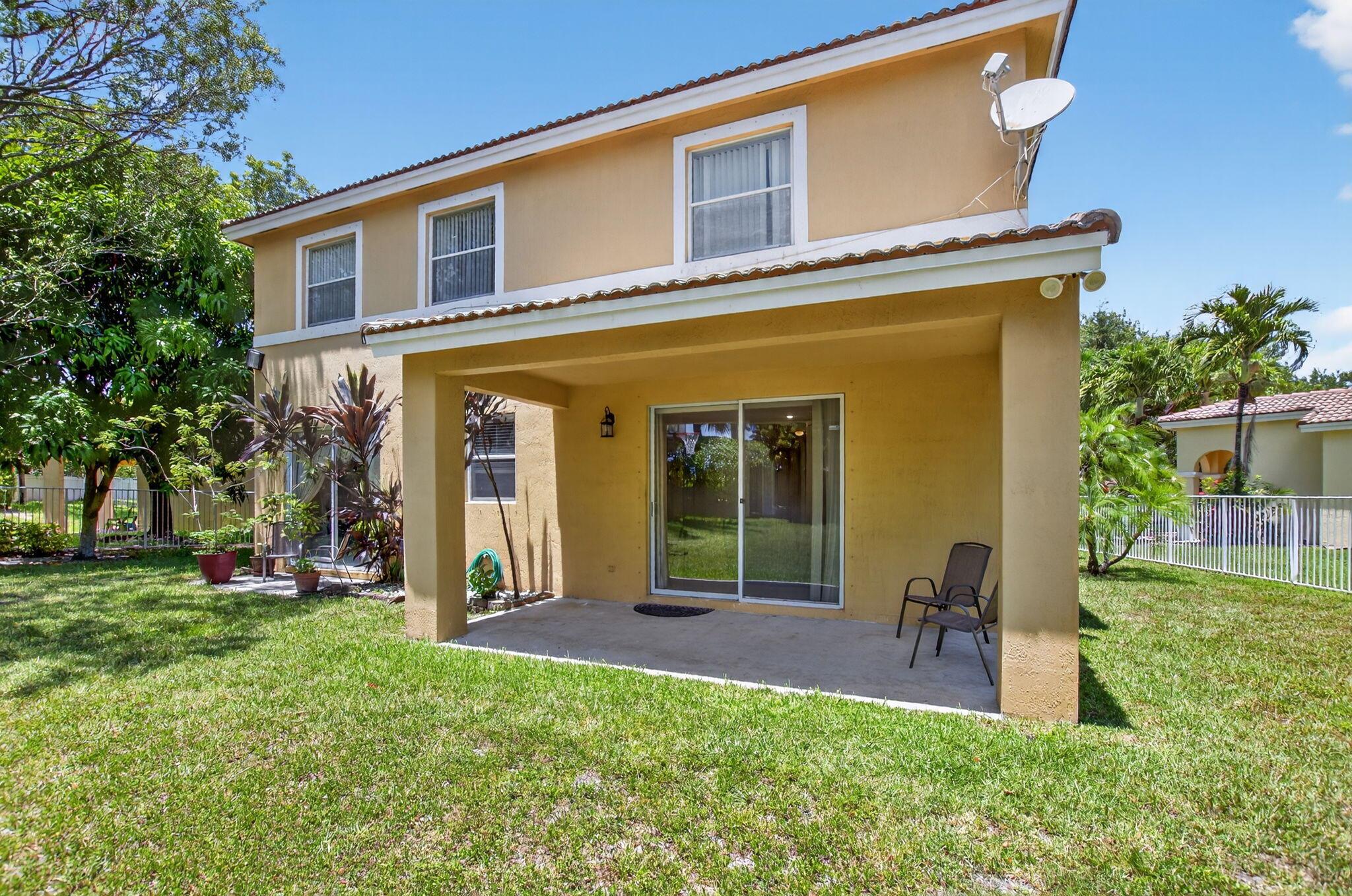 4426 NW 41 Place