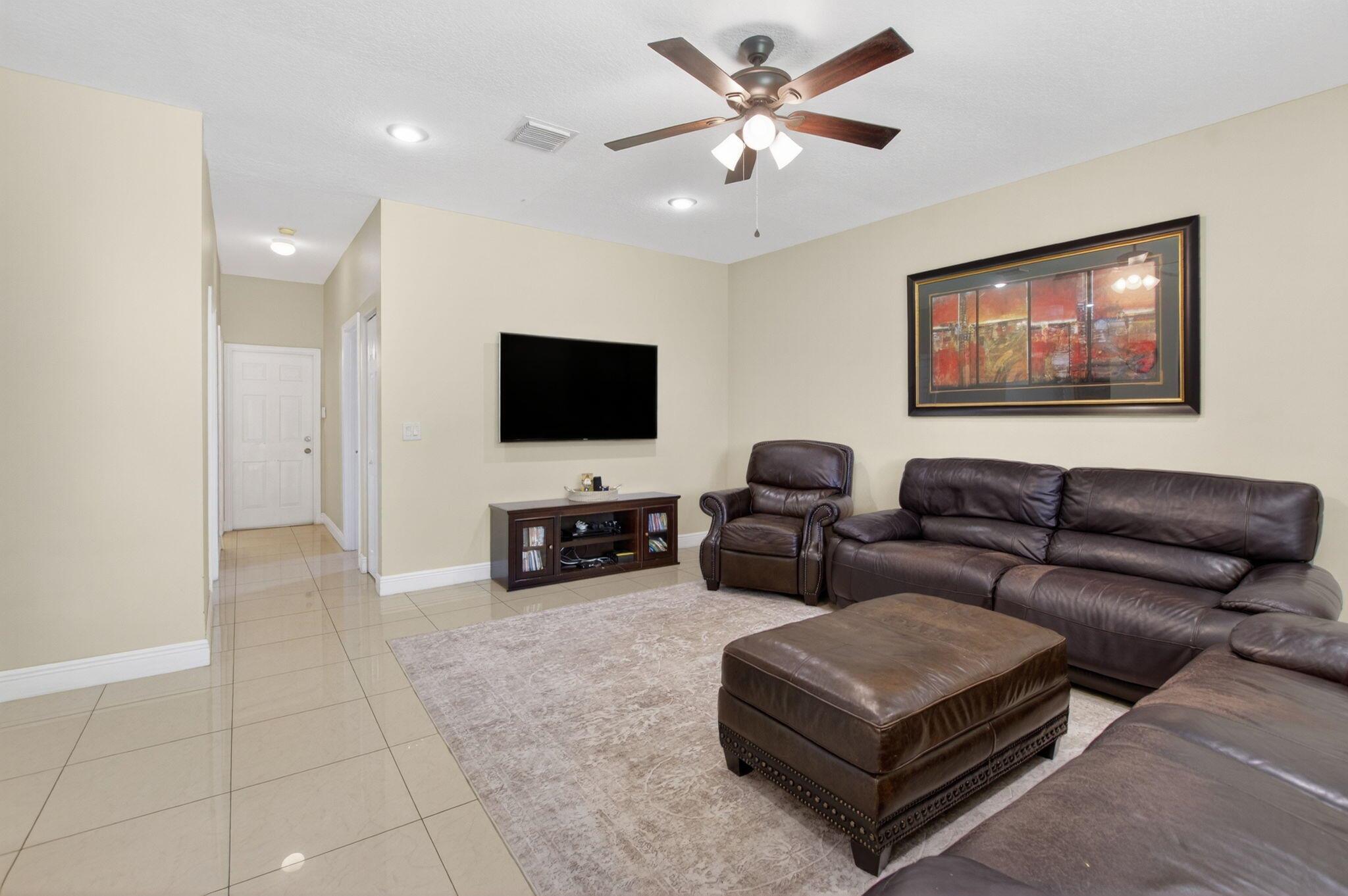 4426 NW 41 Place