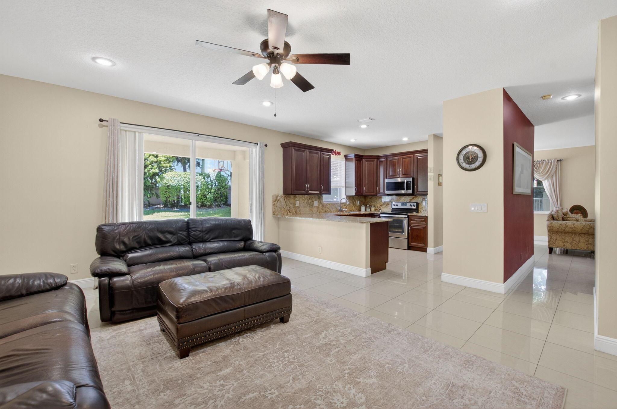 4426 NW 41 Place