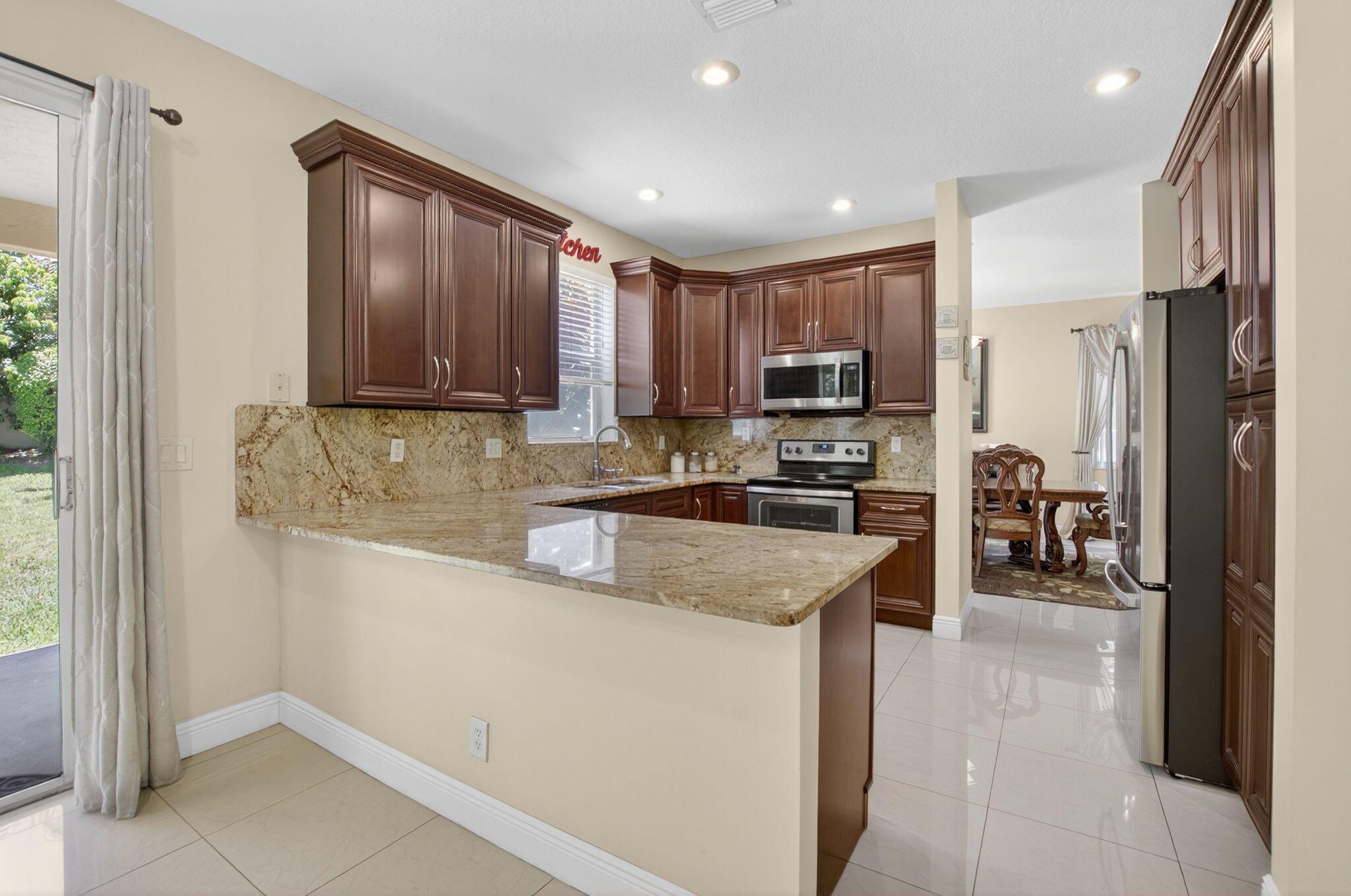 4426 NW 41 Place