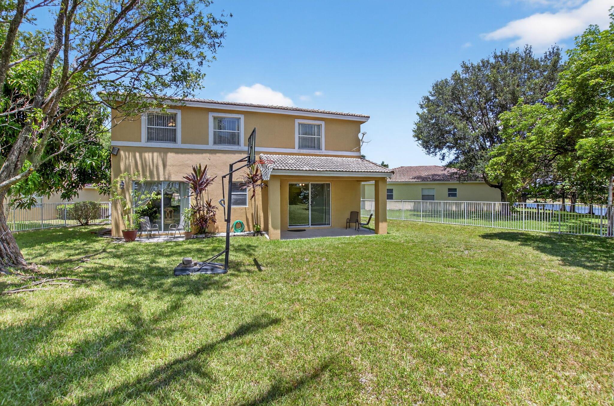 4426 NW 41 Place