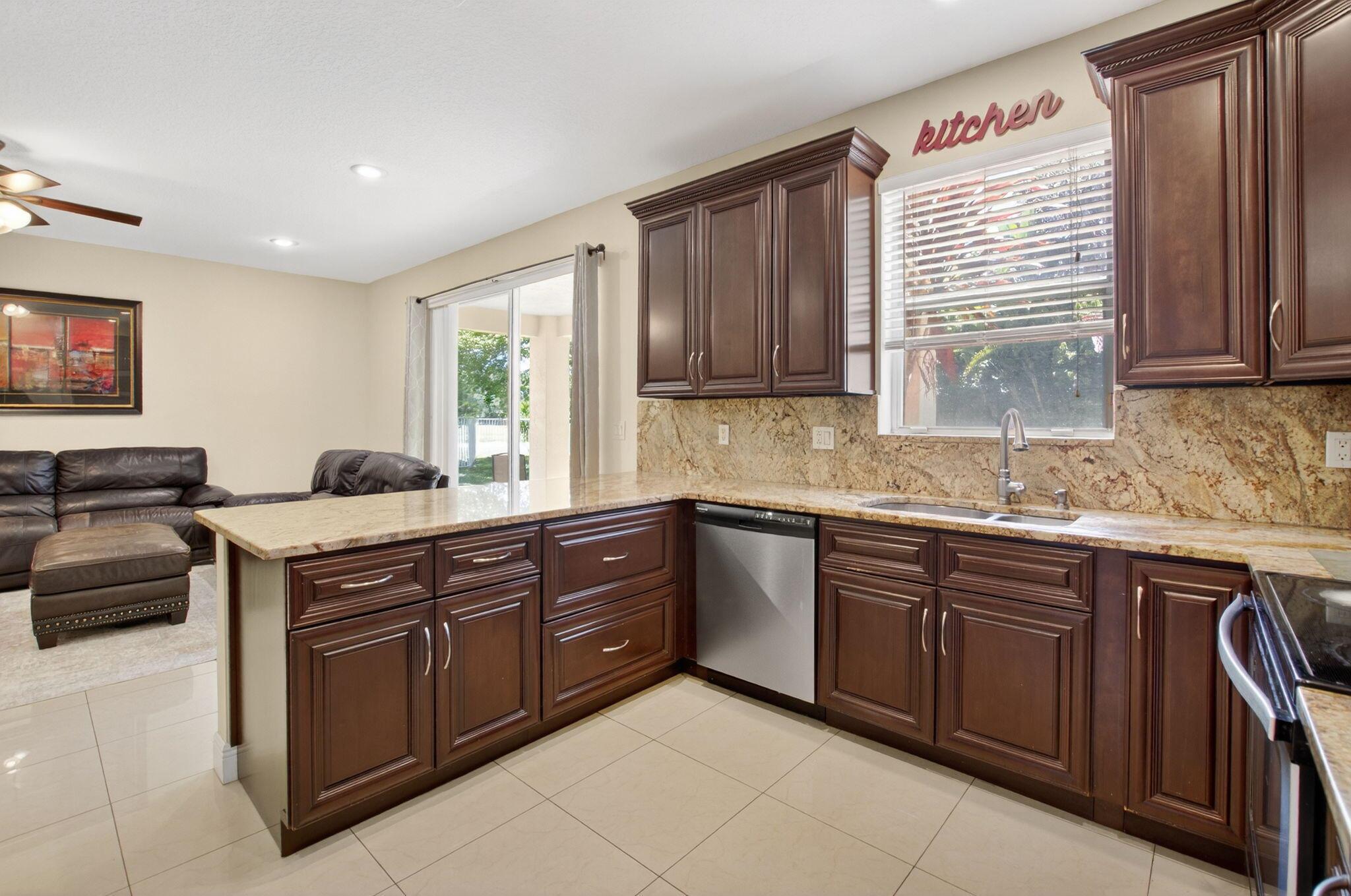 4426 NW 41 Place