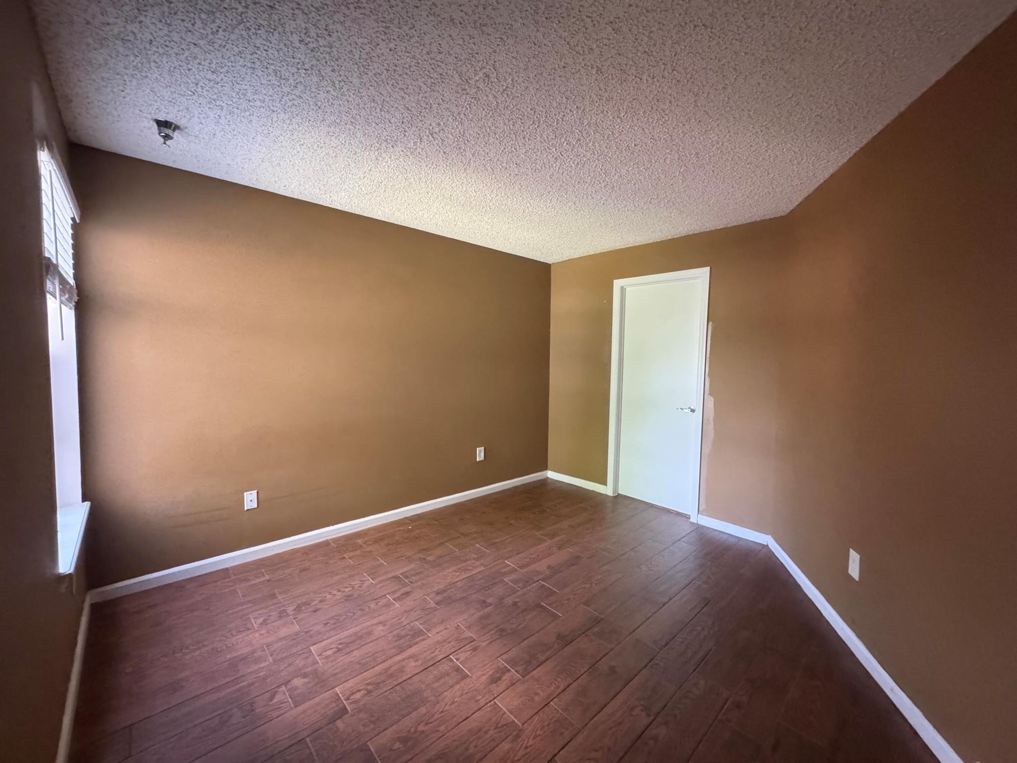 1165 Crystal Way L