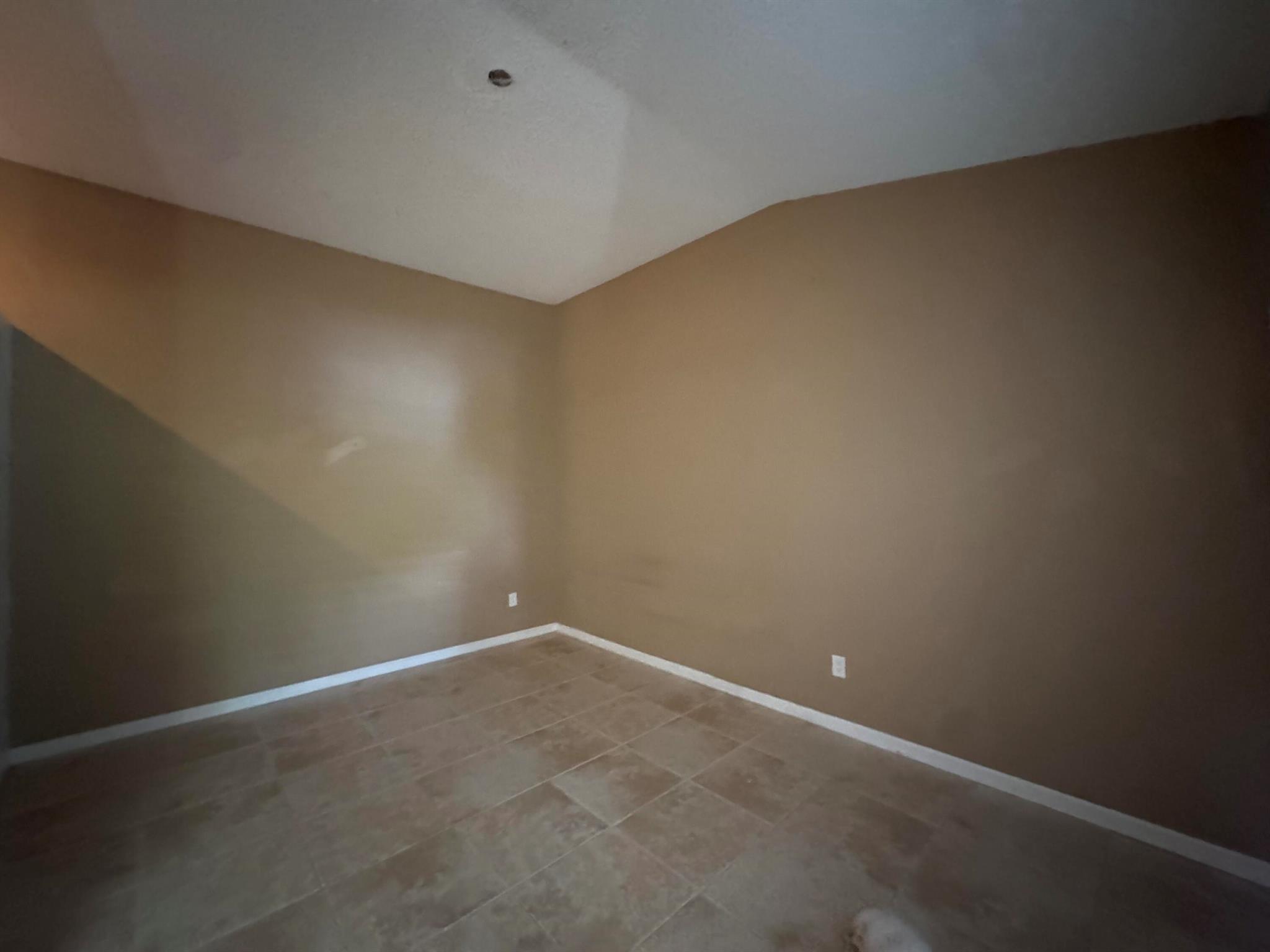 1165 Crystal Way L