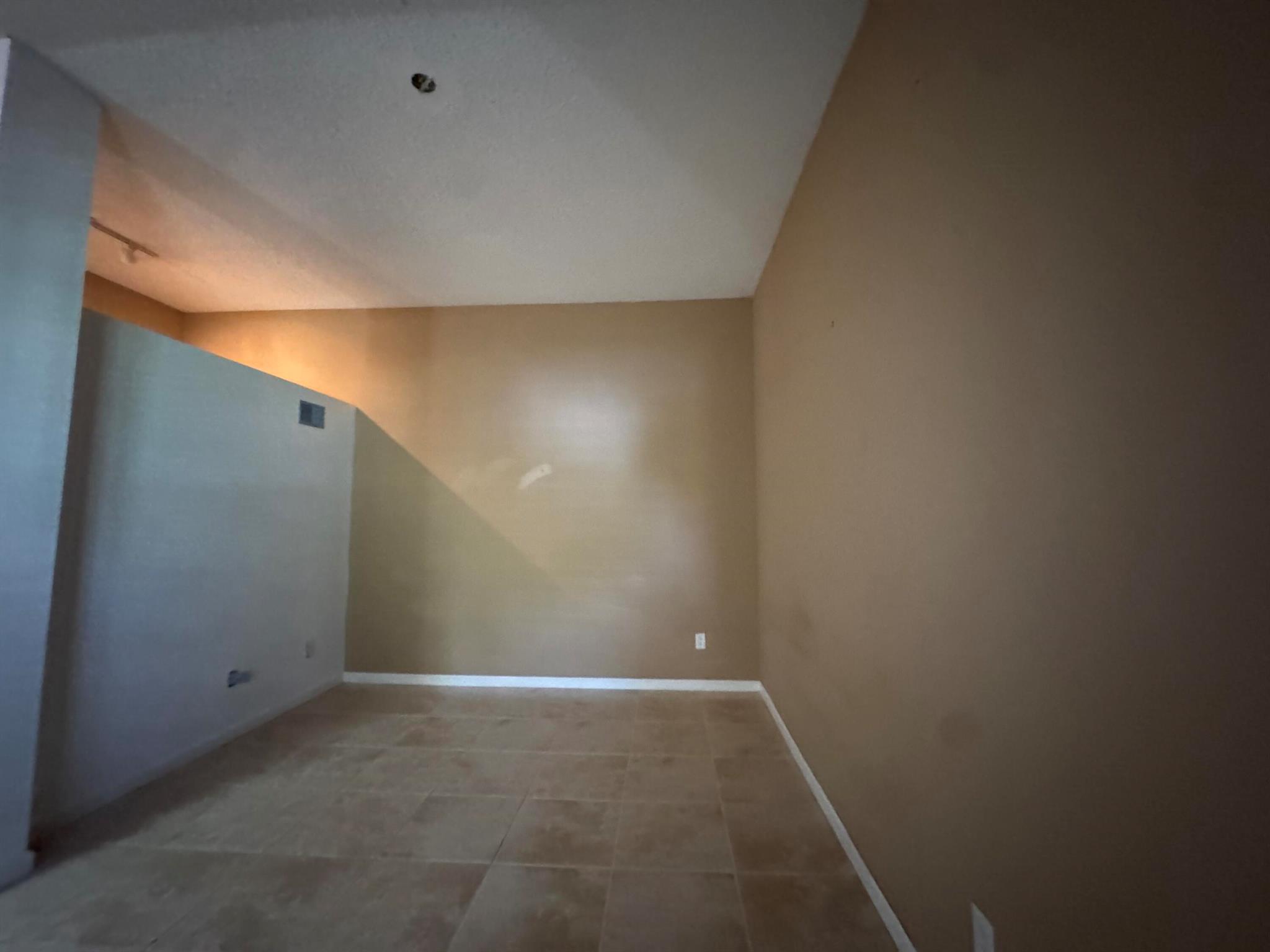 1165 Crystal Way L