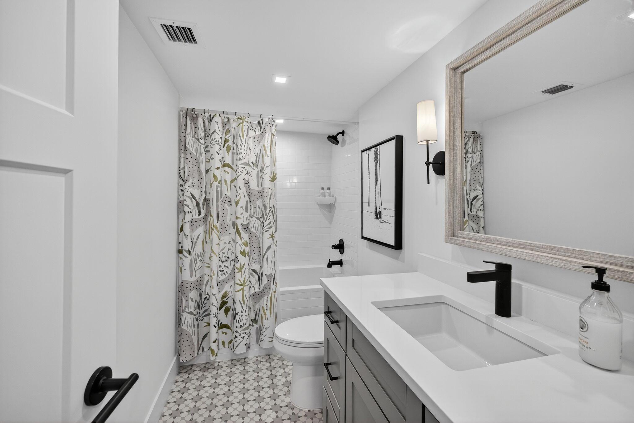 1180 S Ocean Boulevard 11d