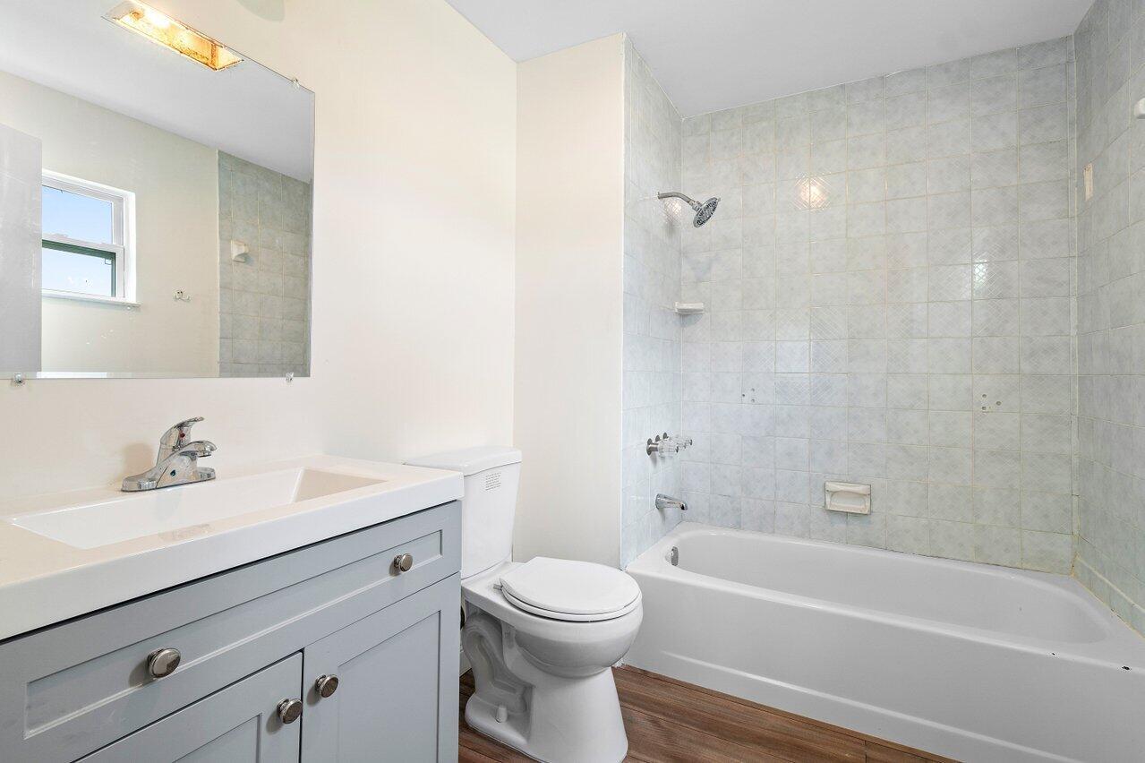 612 S Swinton Avenue