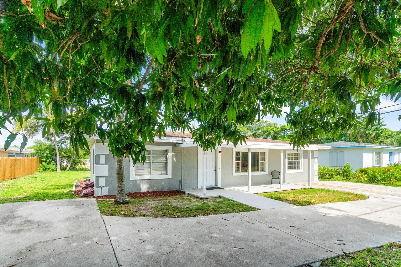 612 S Swinton Avenue