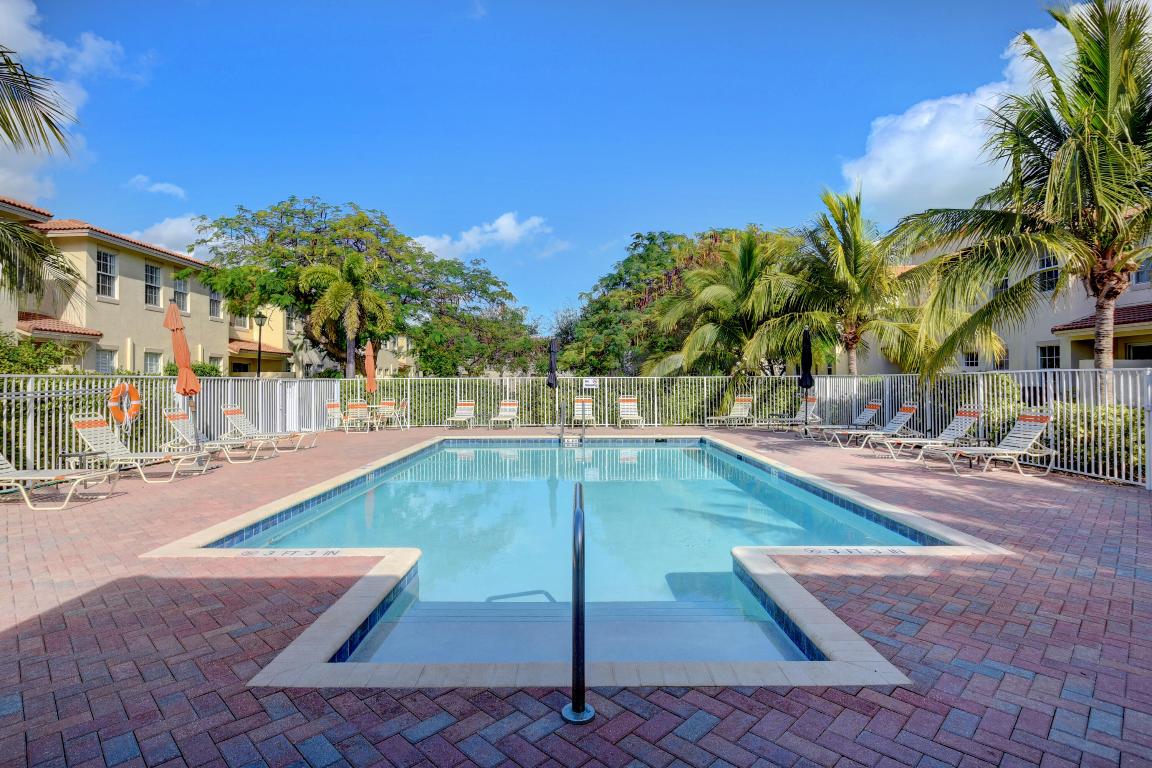 1019 W Longport Circle 5b