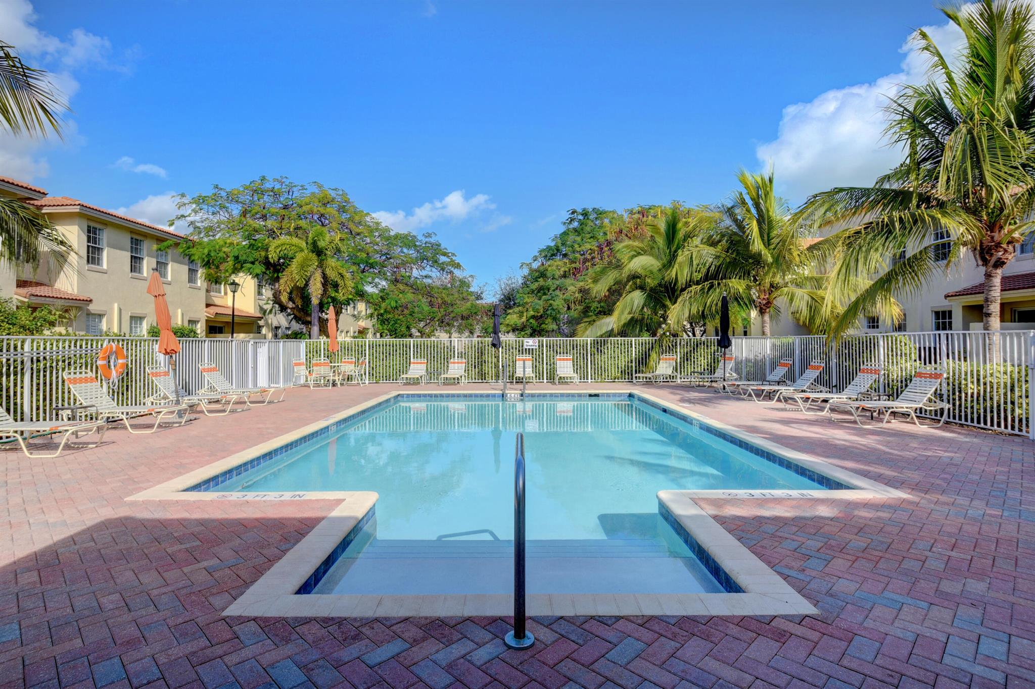 1019 W Longport Circle 5b