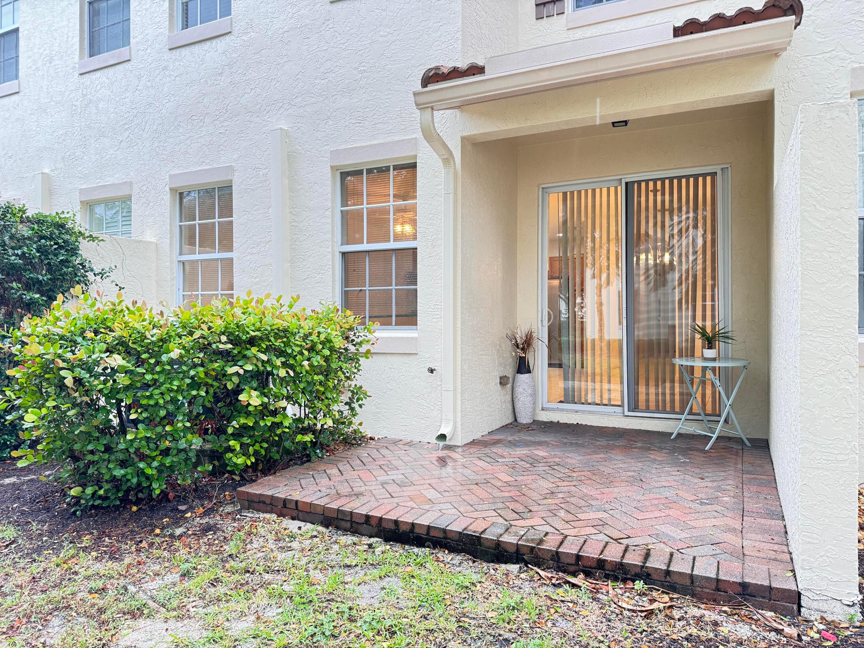 1019 W Longport Circle 5b